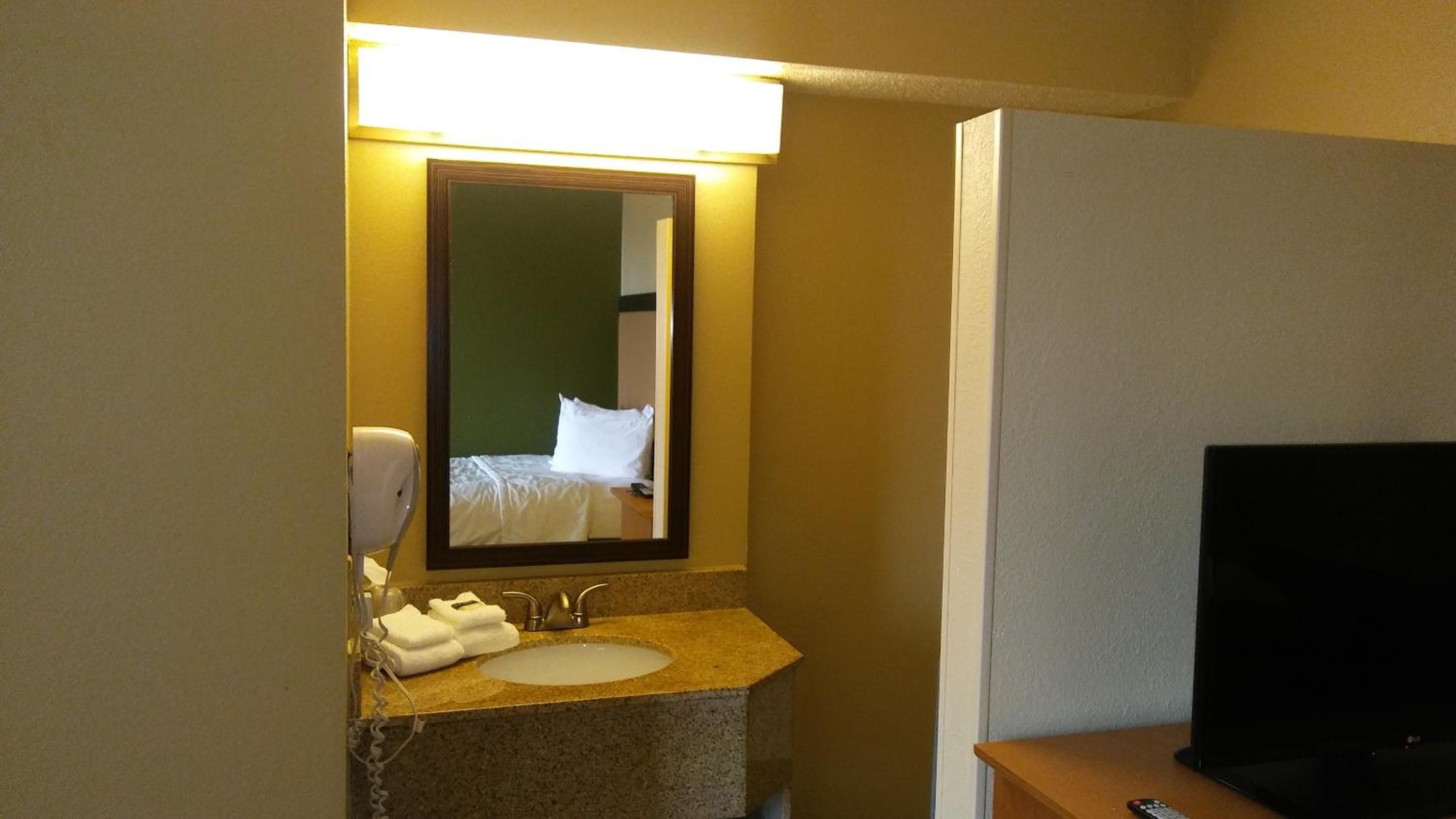 Photograph supplied for Extended Stay America Suites - Houston - Med Ctr - NRG Park - Braeswood Blvd