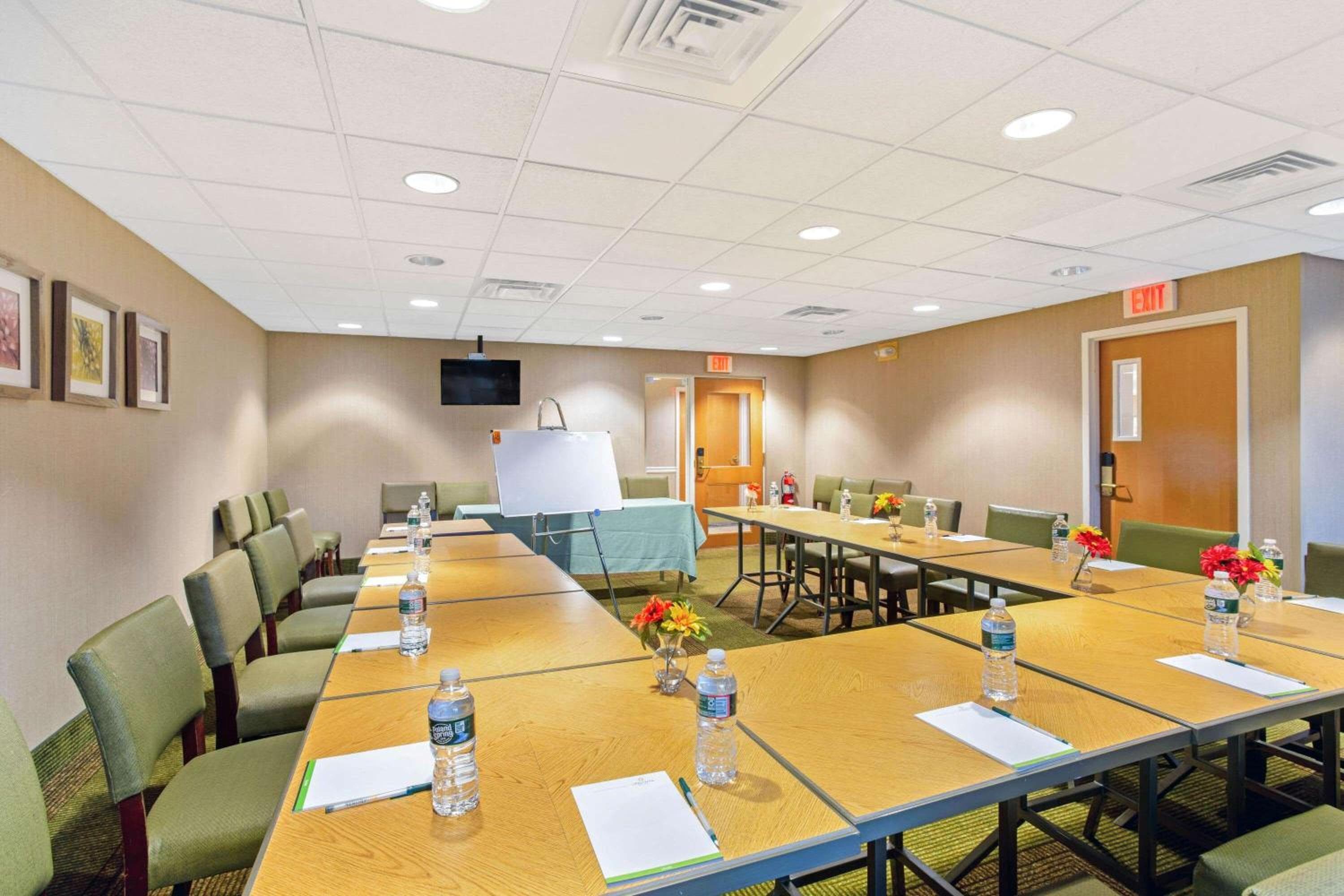 Photograph supplied for La Quinta Inn & Suites by Wyndham Boston Somerville