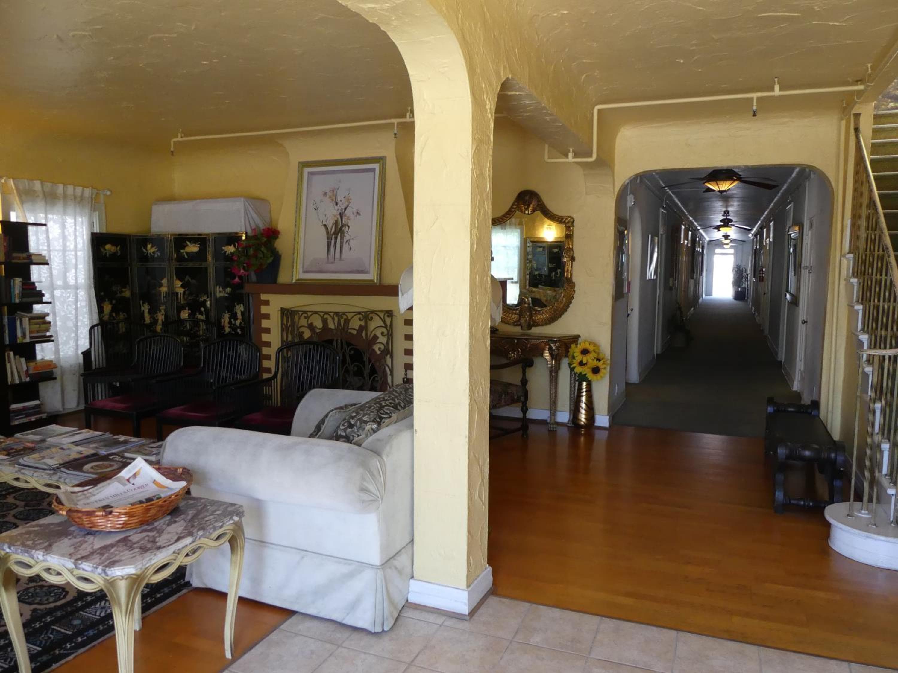 Photograph supplied for Hotel del Flores