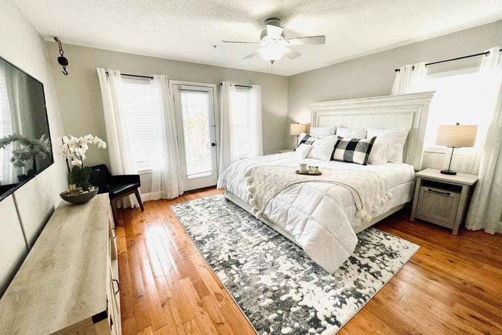 Photograph supplied for Luxurious Ocean View Getaway!! Entire Home!