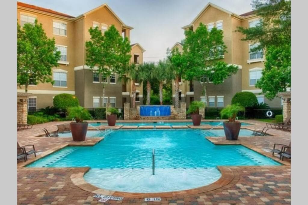 Photograph supplied for Newly Furnished 1BR Apartment w/ Hermann Park View