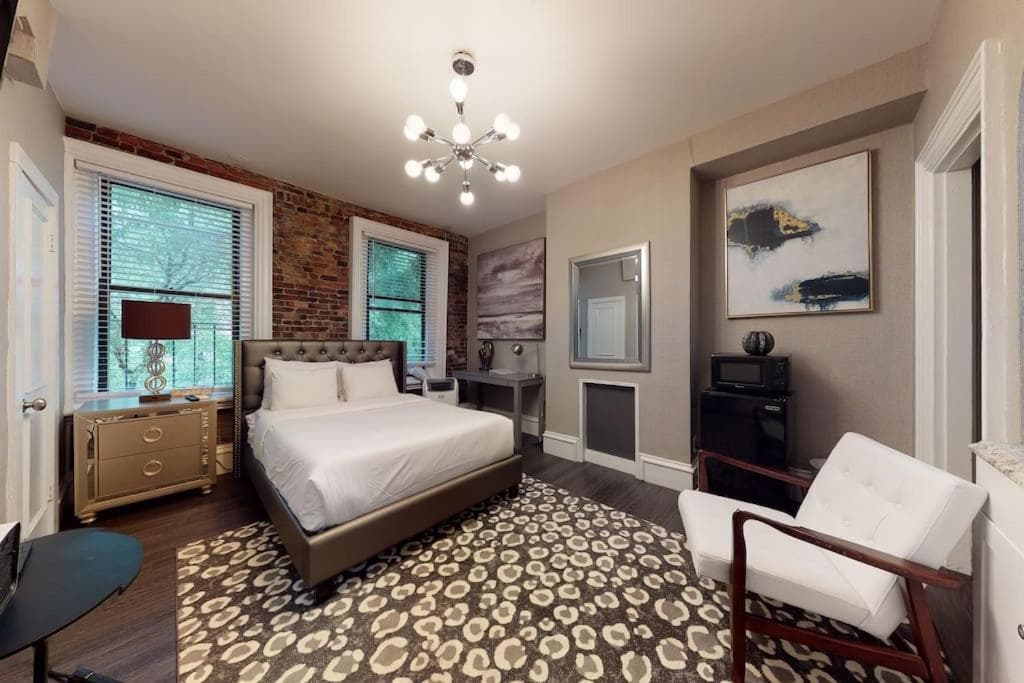 Photograph supplied for L 3-33 Stylish Private Studio in Boston!