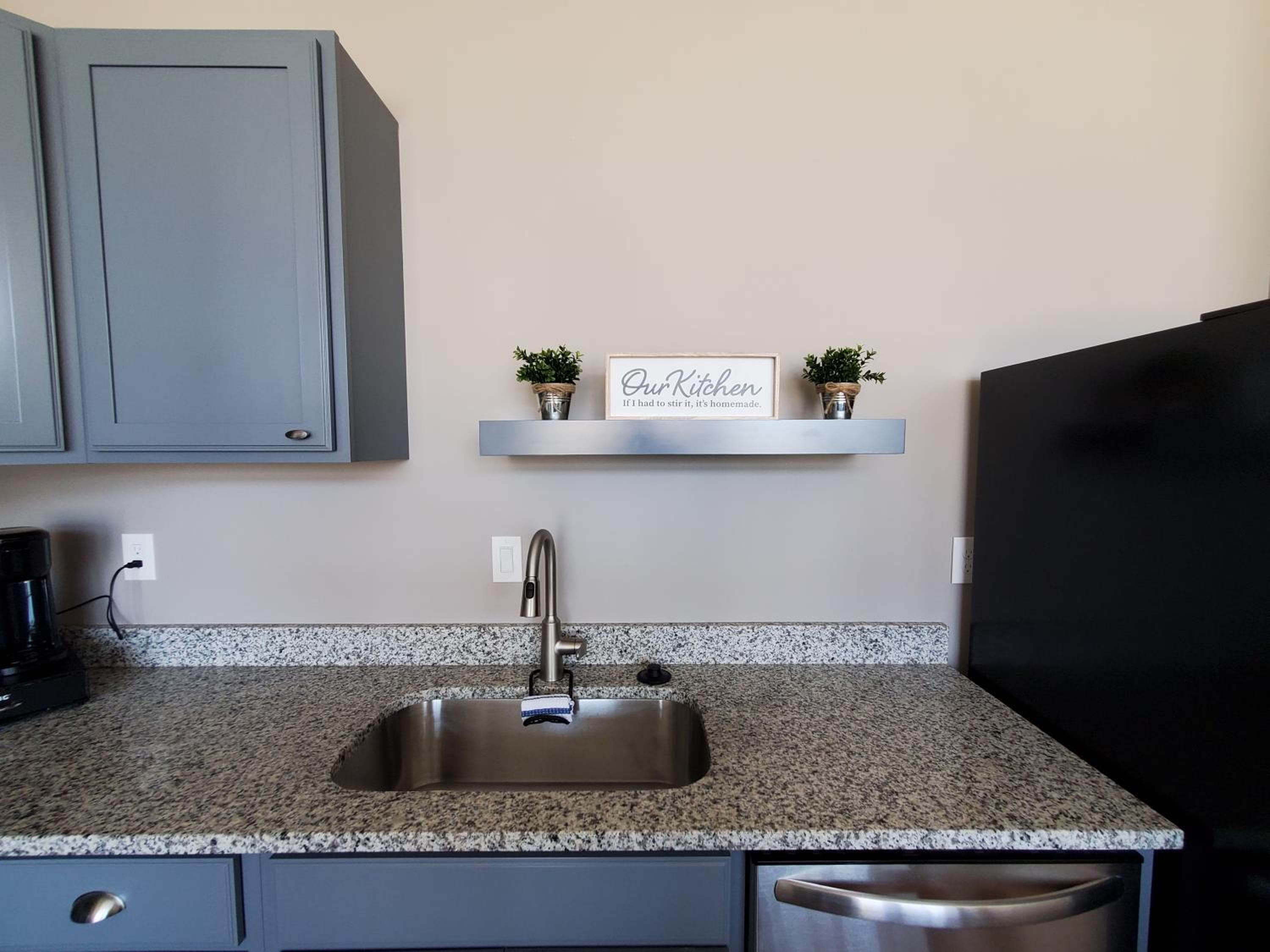 Photograph supplied for Trendy Midtown Loft