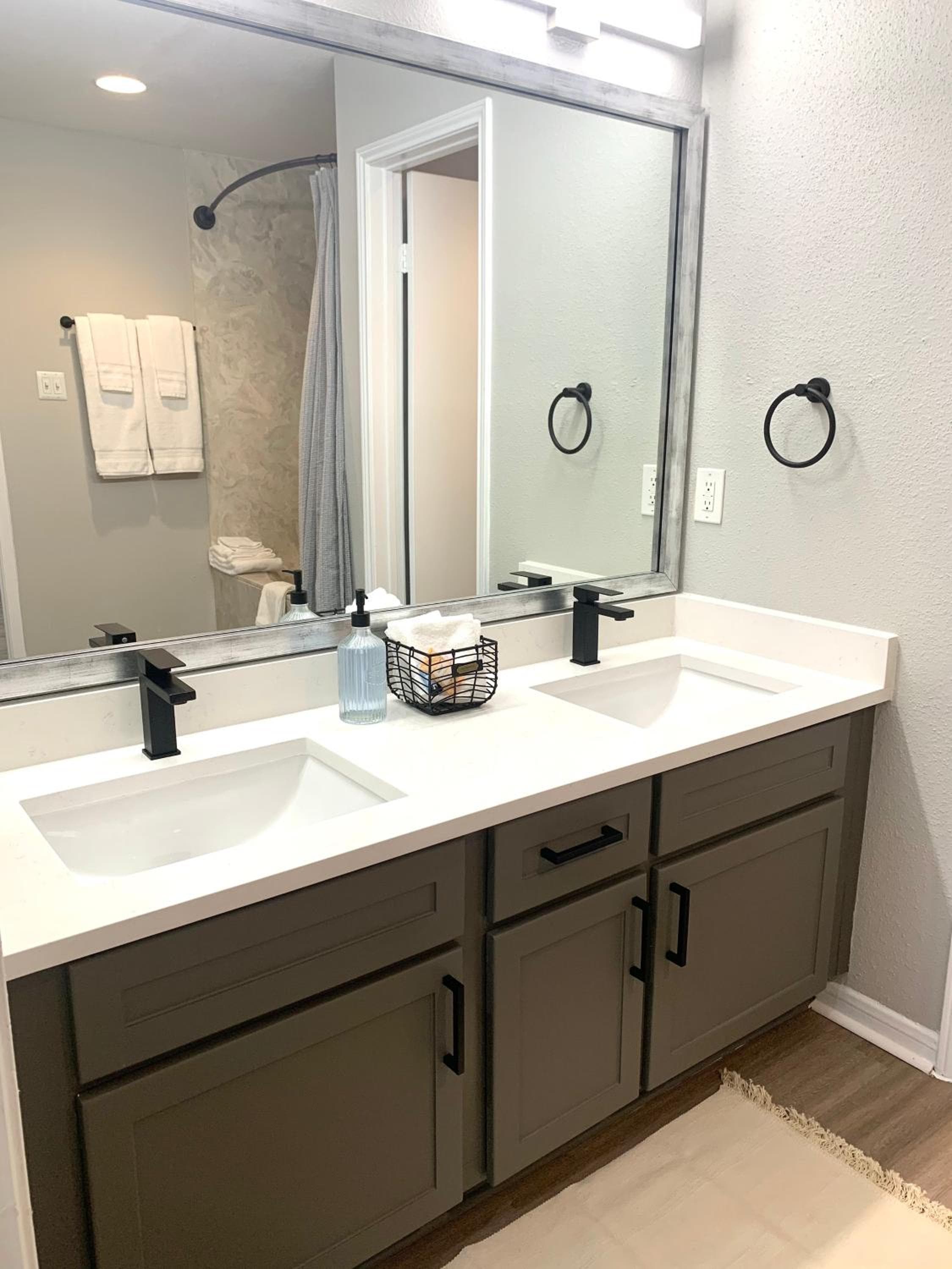Photograph supplied for Lovely 1BR apartment in the hearth of Med Center