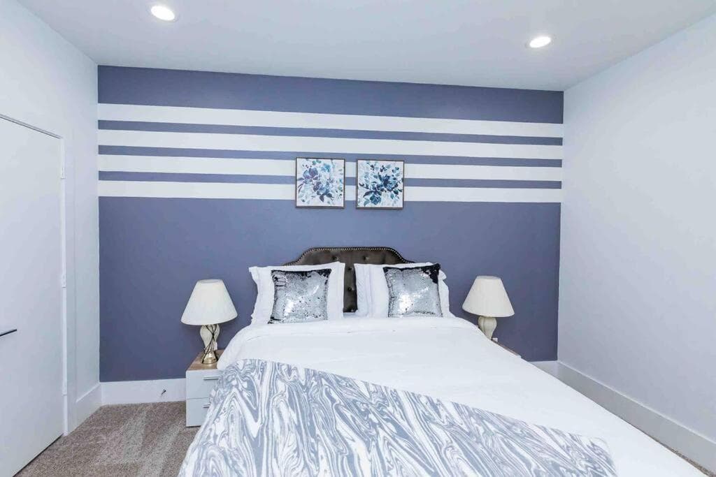 Photograph supplied for Contemporary luxe home 10mins from DT Houston!!!
