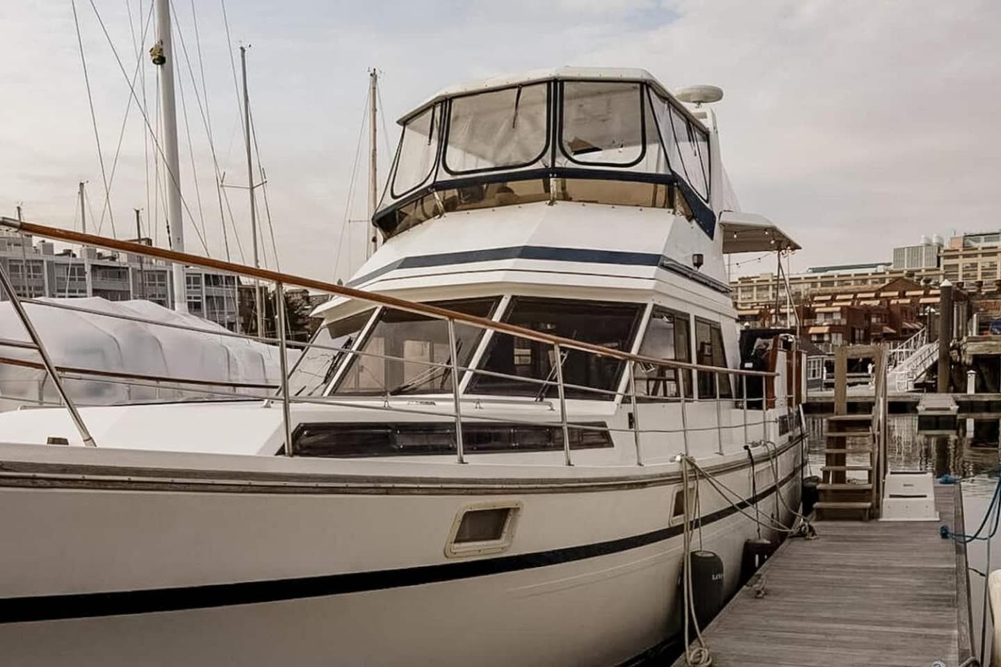 Photograph supplied for 2BR Spacious & Comfy 43' Yacht - Heat & AC - On the Freedom Trail - Best Nights Sleep