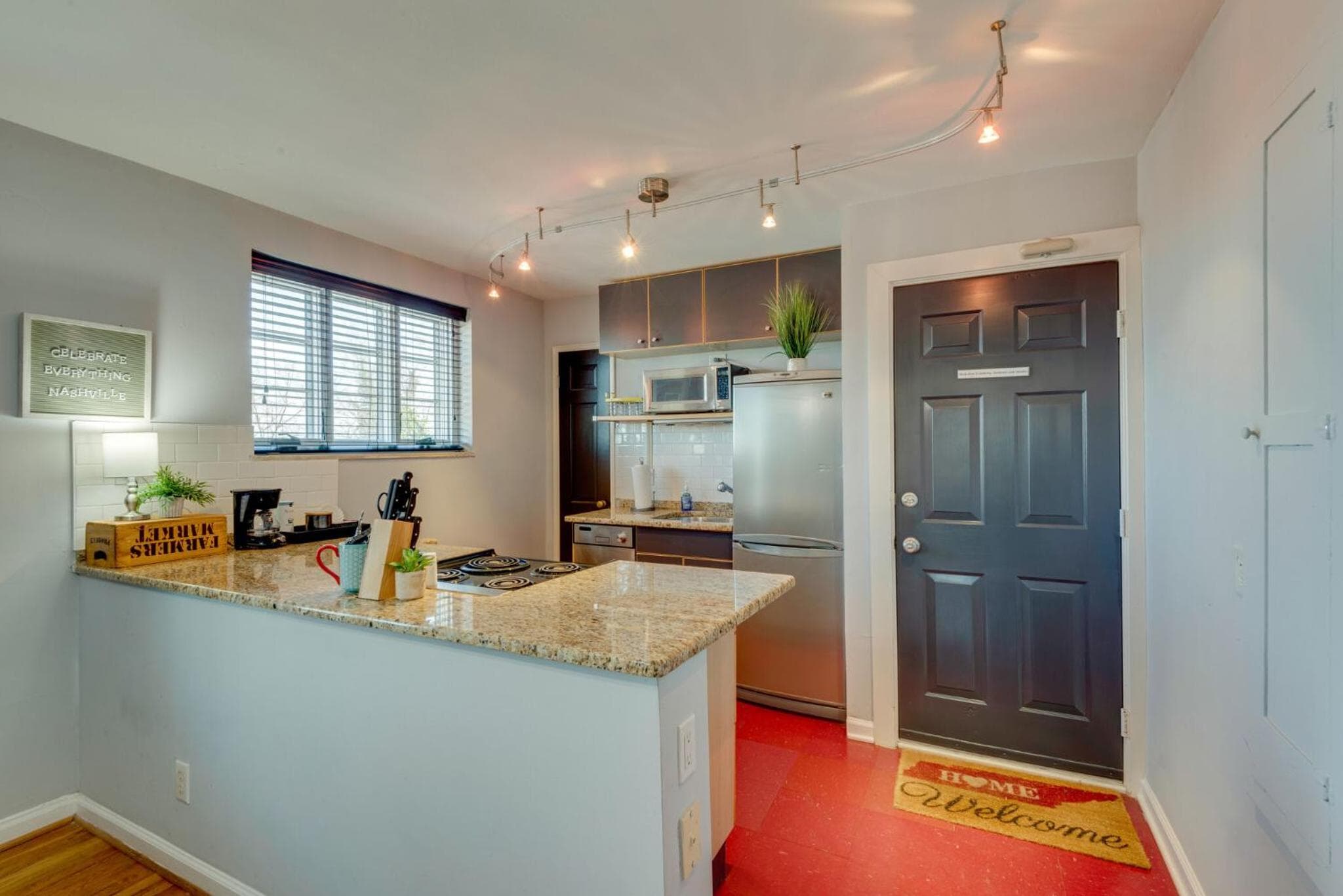 Photograph supplied for Nashville Home with A View -203