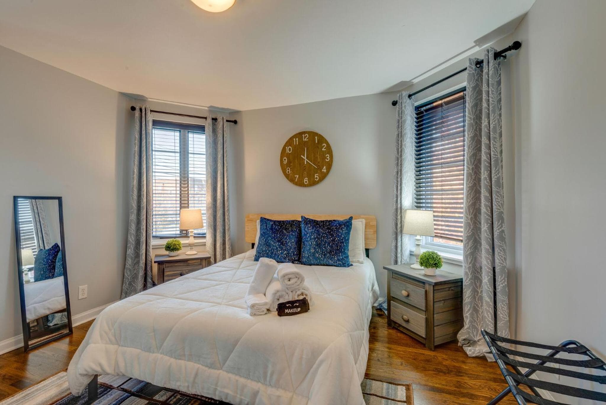 Photograph supplied for 2BR apt by Vandy-Walk to Dinning -208