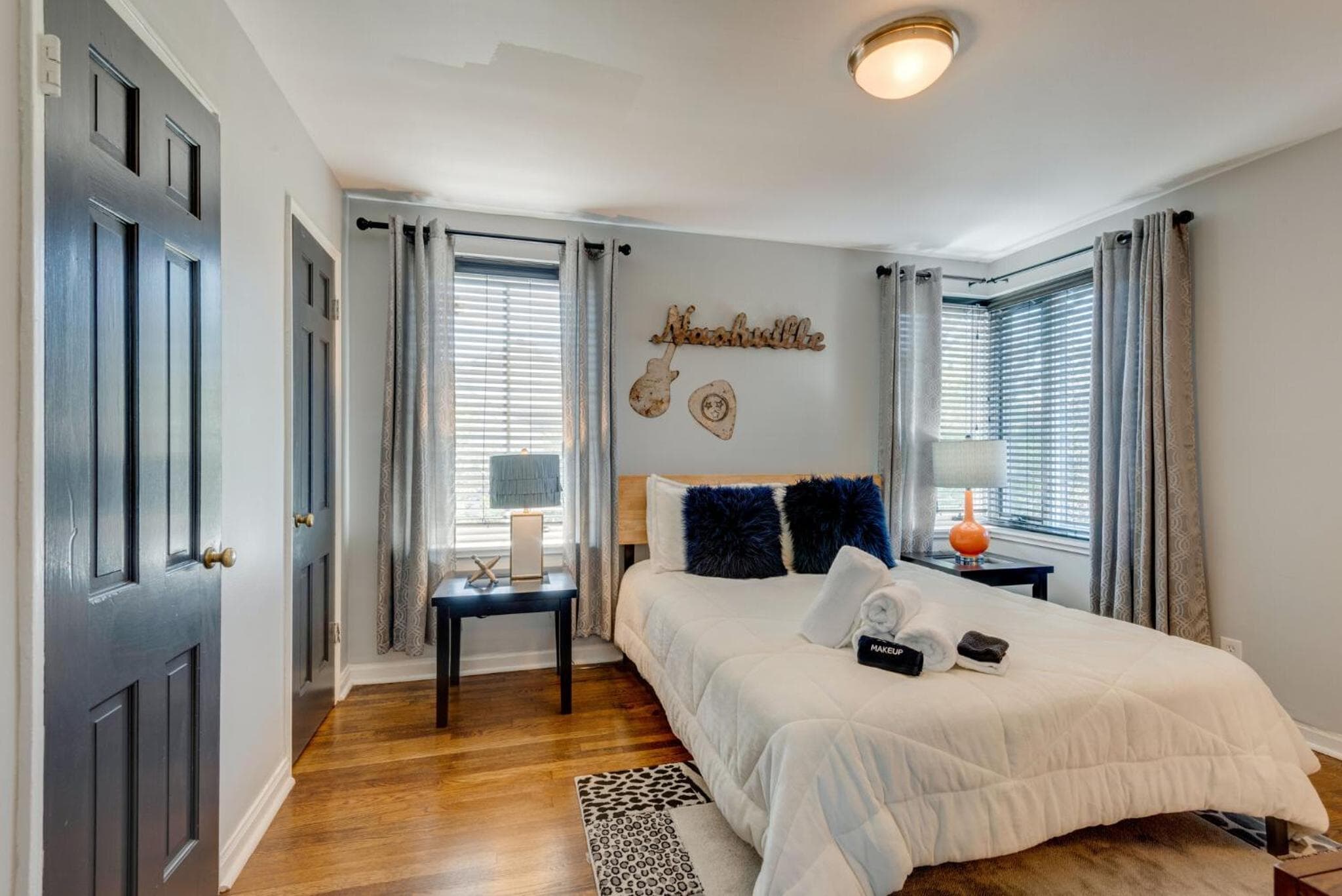 Photograph supplied for 2BR apt by Vandy-Walk to Dinning -208