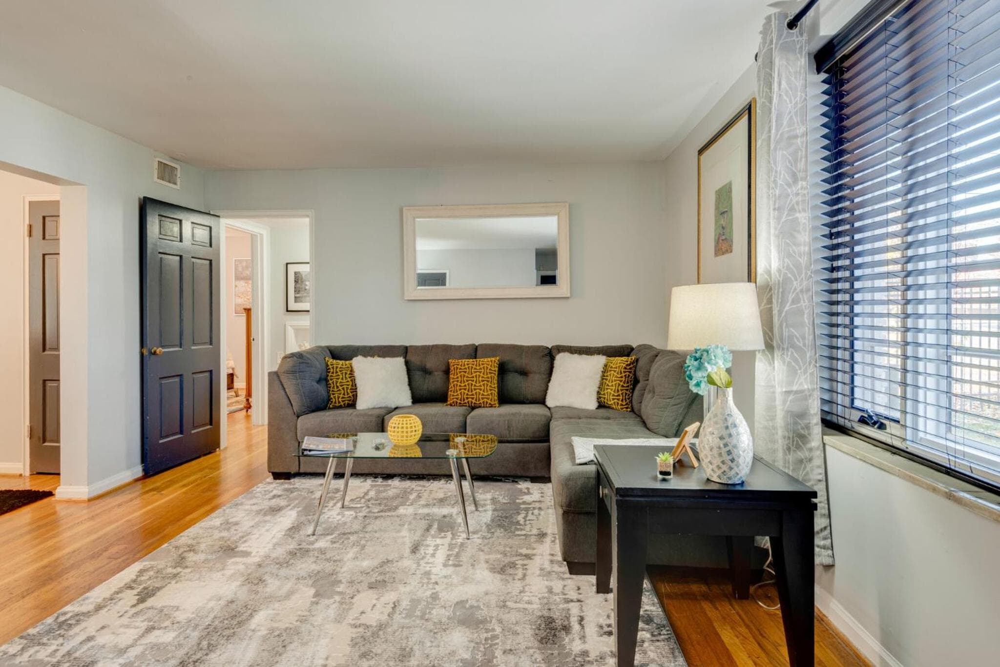 Photograph supplied for 2BR Apt by Vandy Walk to Restaurants -108