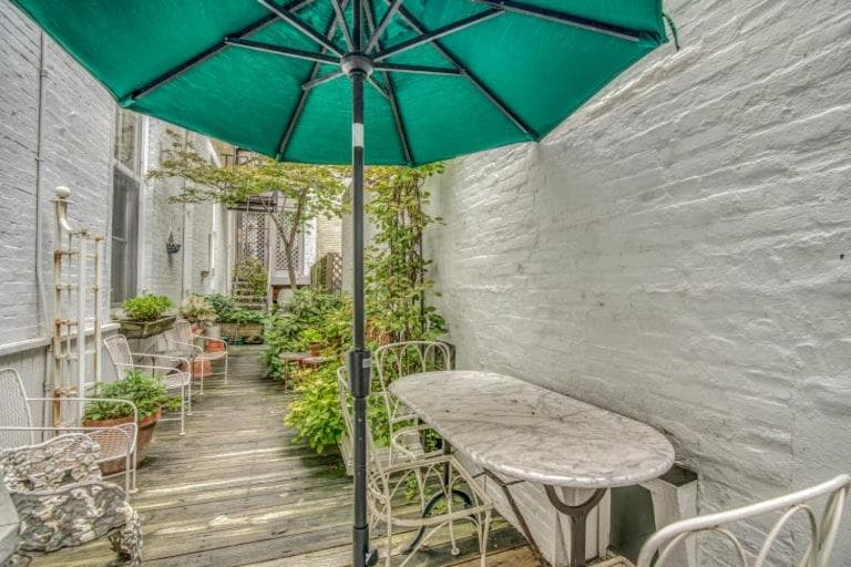 Photograph supplied for Mount Vernon Apartment Rear