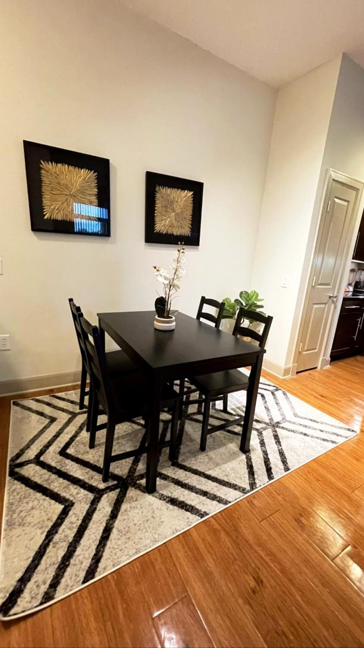 Photograph supplied for 2bedroom 1Bath 10 mins to Texas Medical