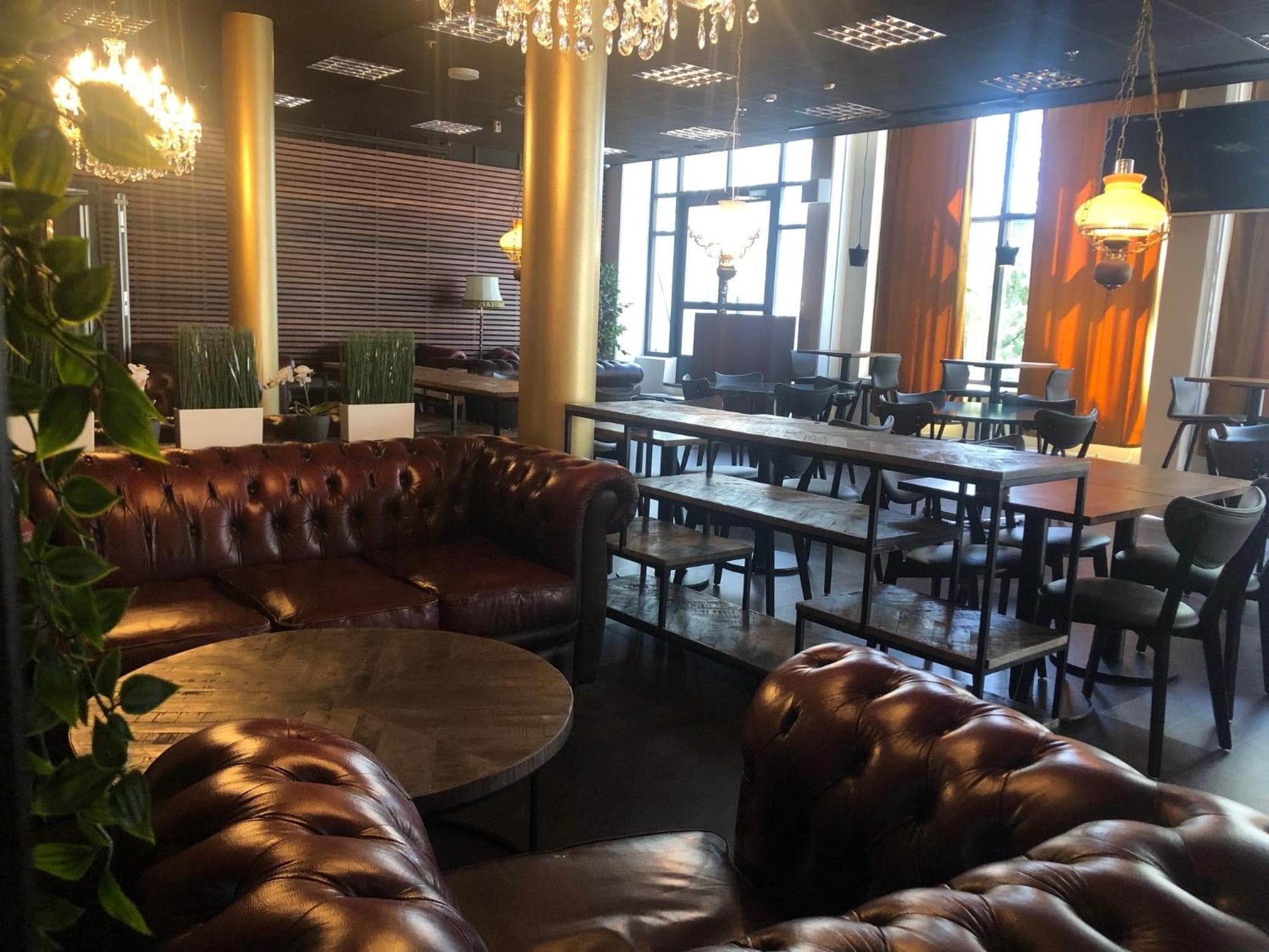 Photograph supplied for West Side Hotel