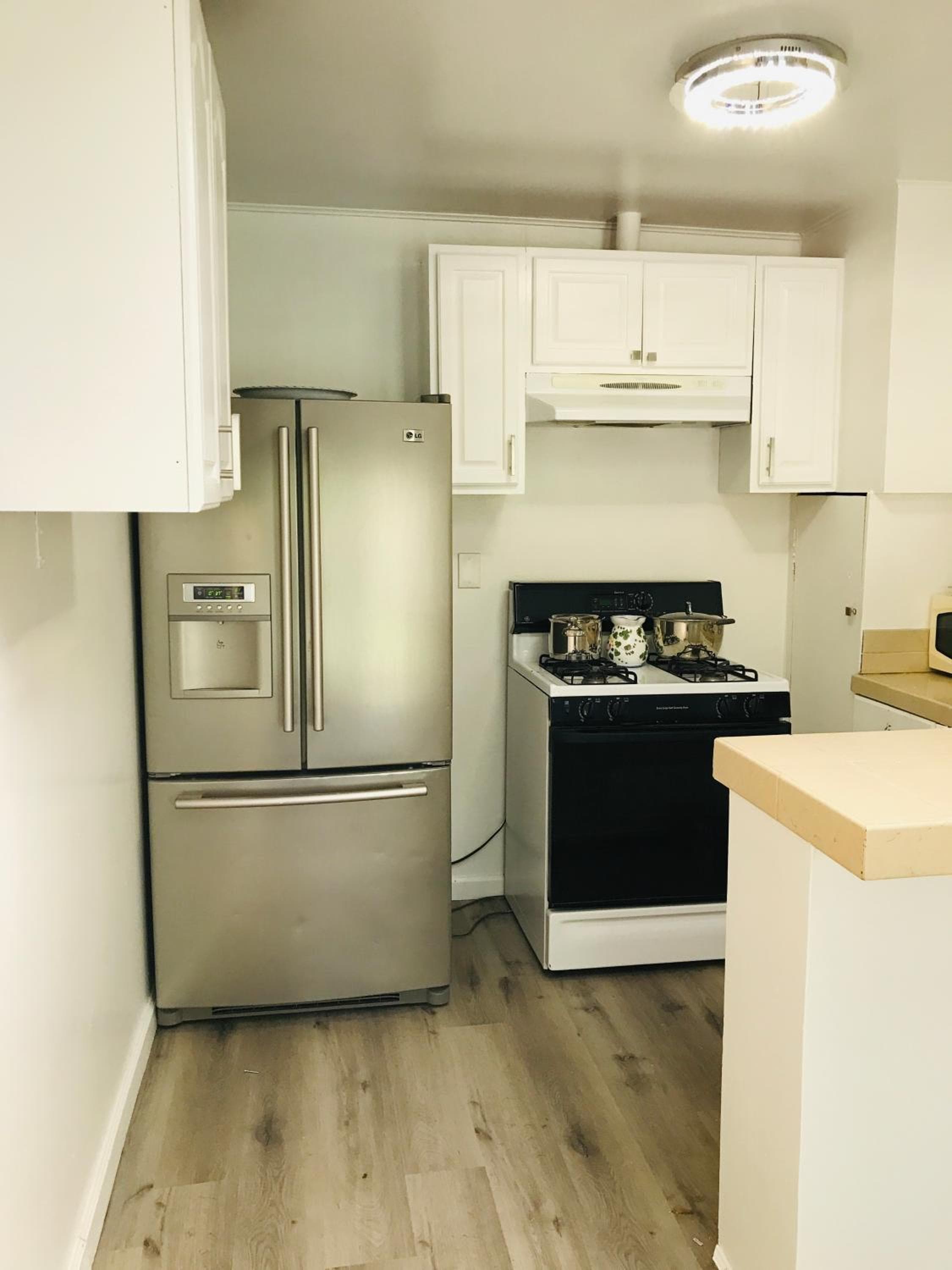Photograph supplied for COZY 2 BEDROOM GUESTHOUSE IN BEVERLY HILLS