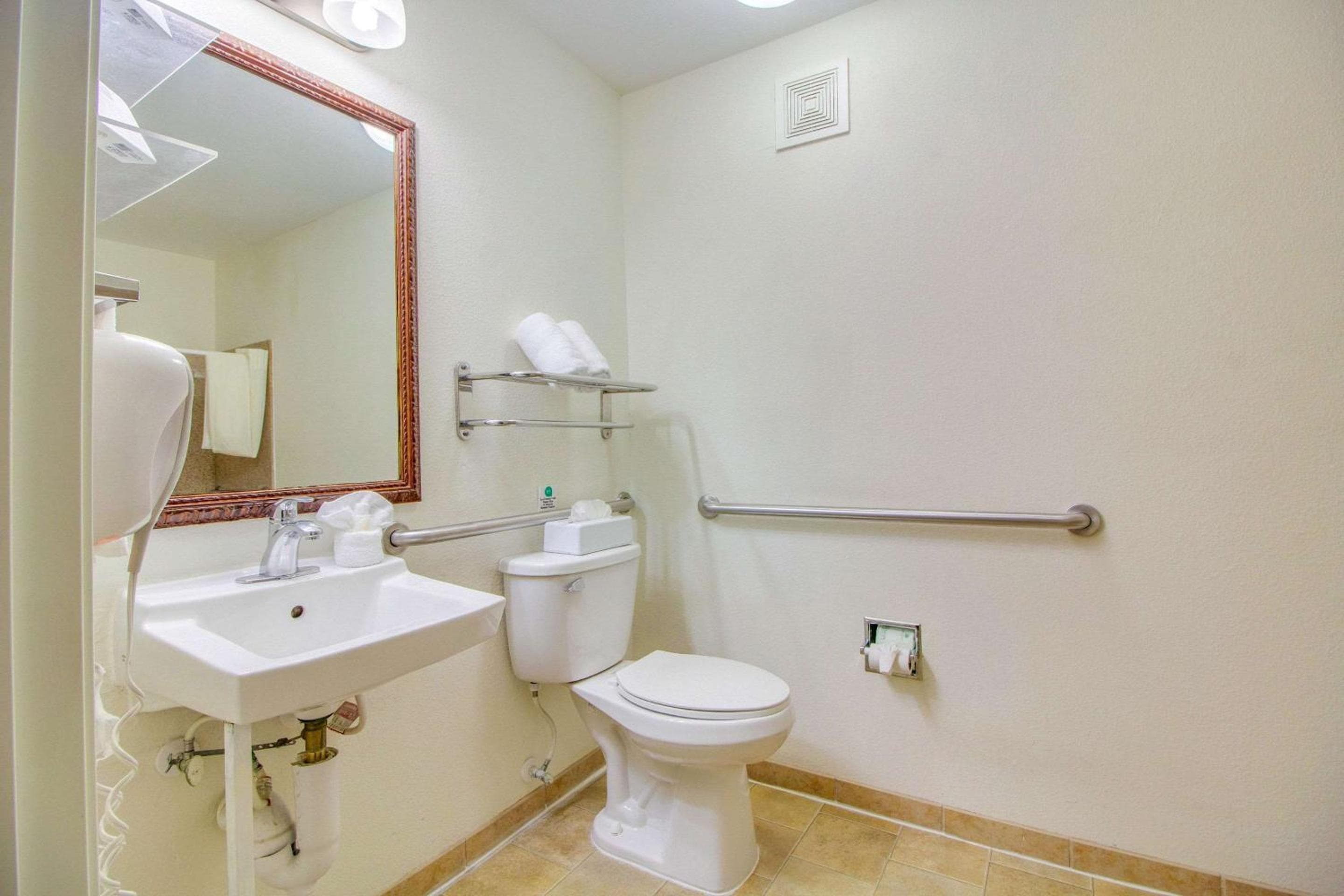 Photograph supplied for MainStay Suites Texas Medical Center-Reliant Park
