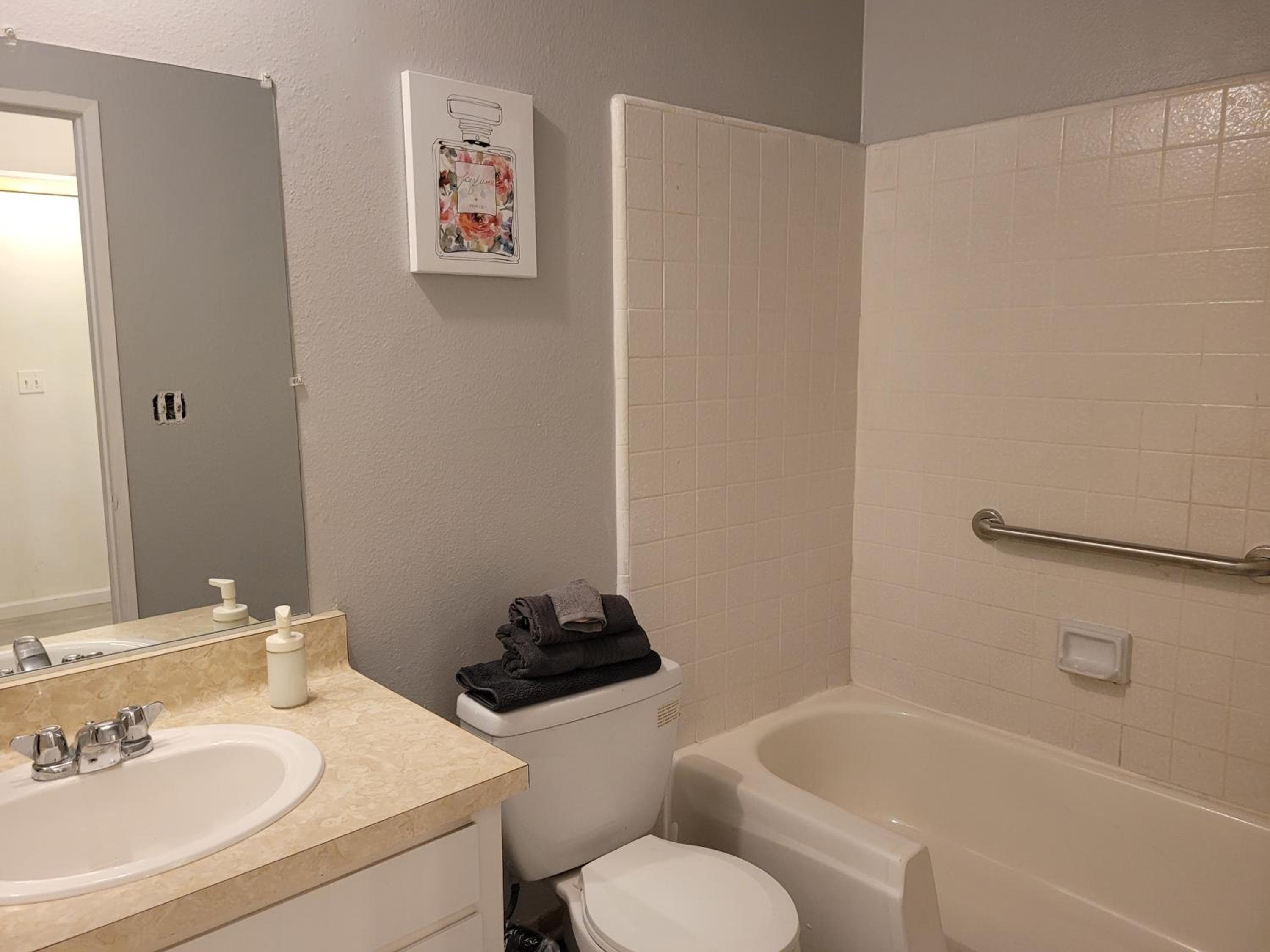 Photograph supplied for (A12) Lovely Spacious Double Bed Studio