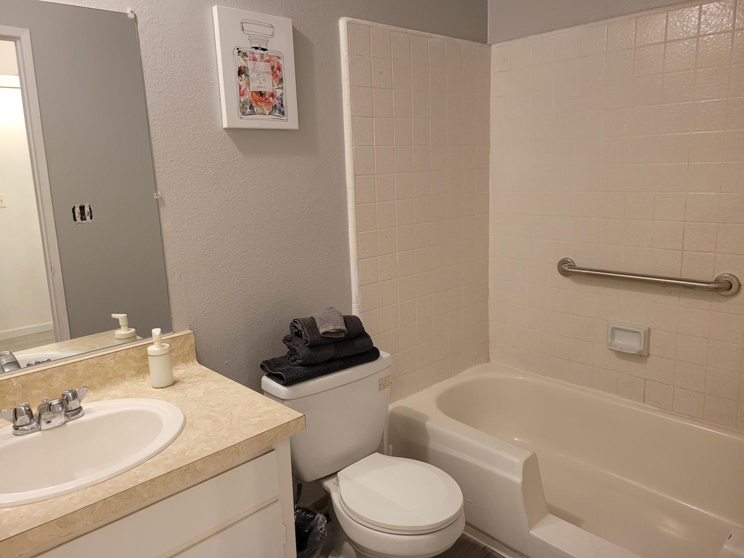 Photograph supplied for (A12) Lovely Spacious Double Bed Studio