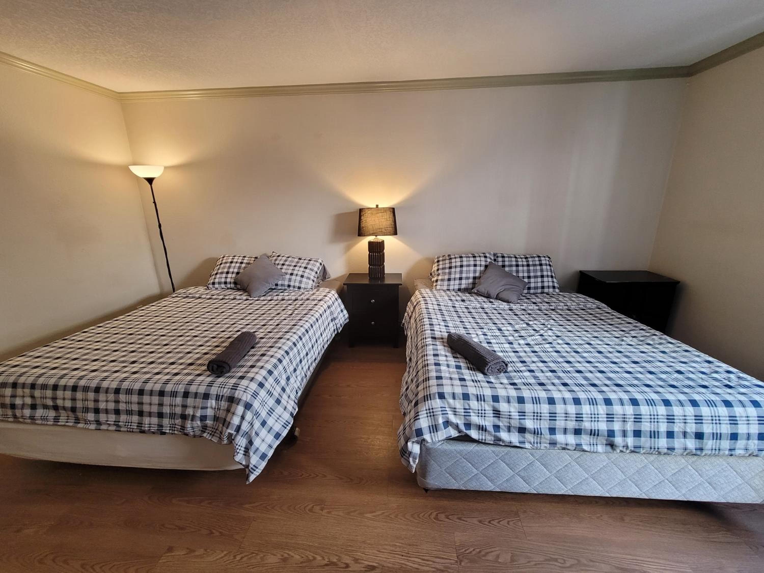 Photograph supplied for (A14) LA Spacious Hotel Style Unit
