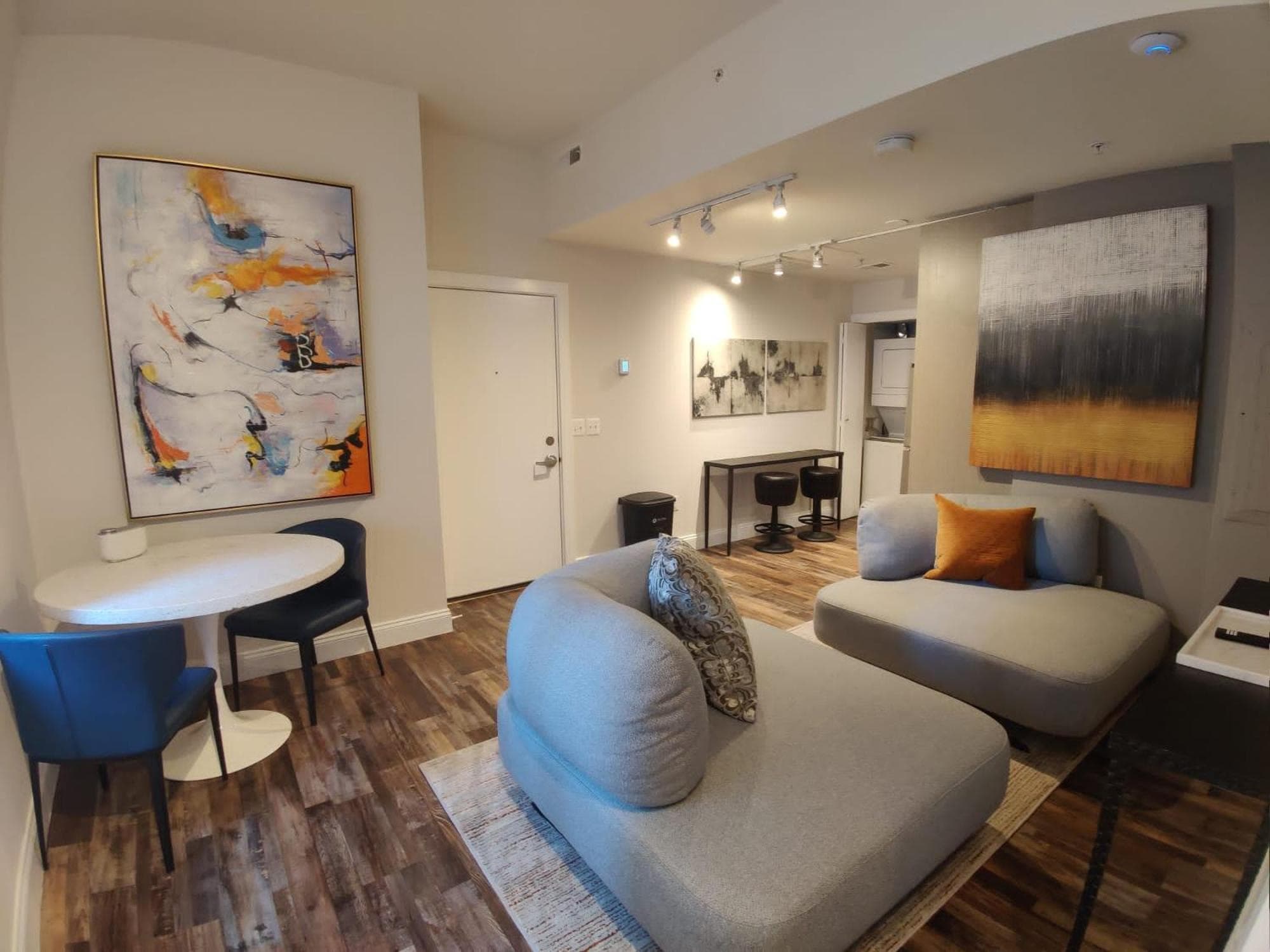 Photograph supplied for Inner Harbor's Best Furnished Luxury Apartments apts