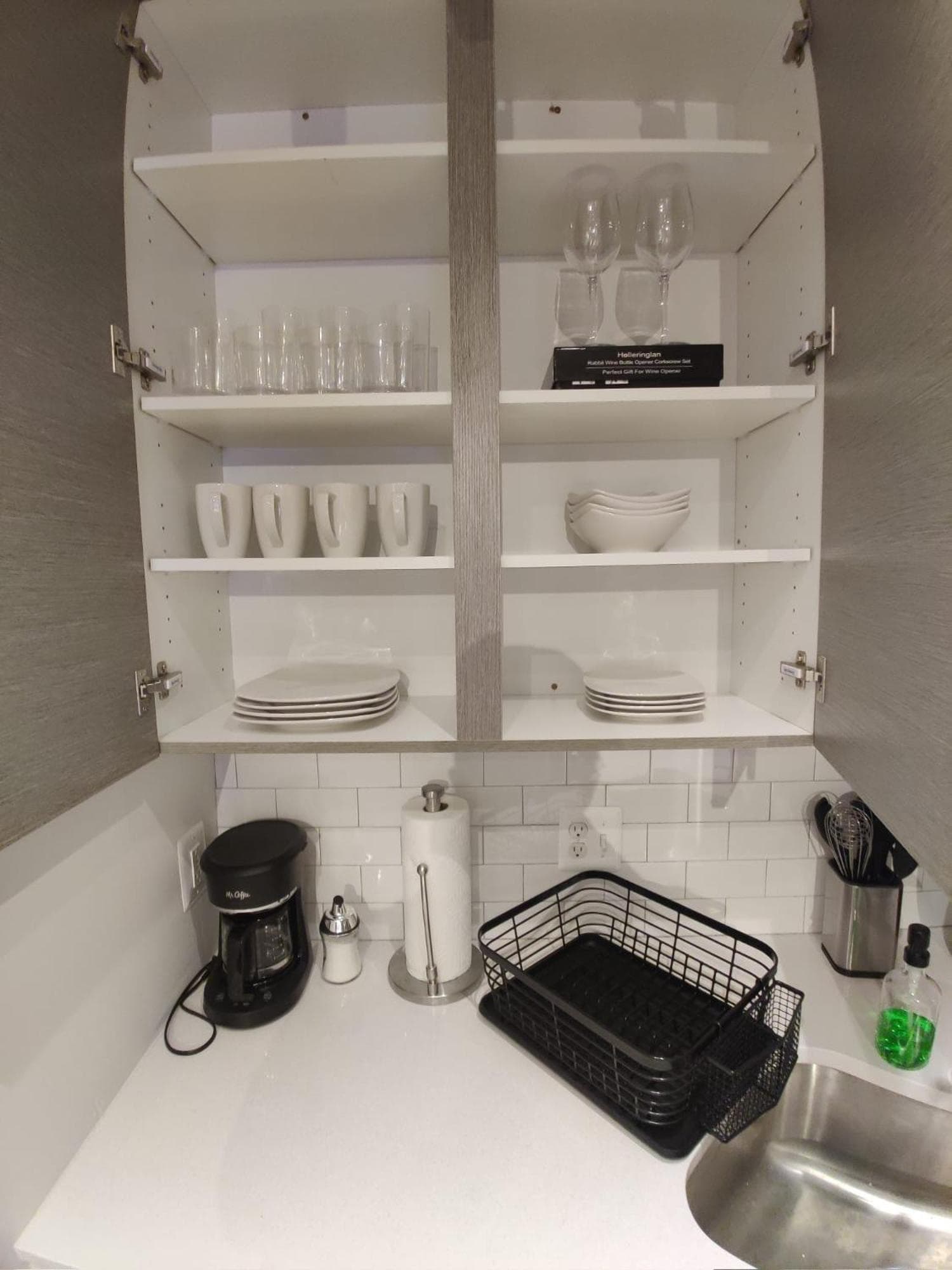 Photograph supplied for Inner Harbor's Best Furnished Luxury Apartments apts