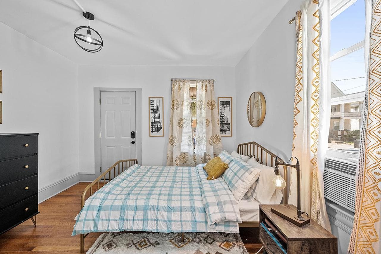 Photograph supplied for Center of Little Italy #1