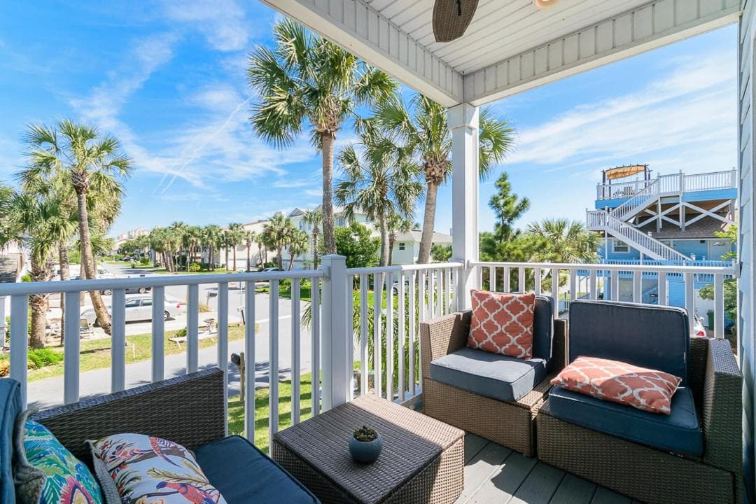 Photograph supplied for Near Mayo Clinic 2 Blocks From Ocean 4 Bedroom Pet Friendly Home