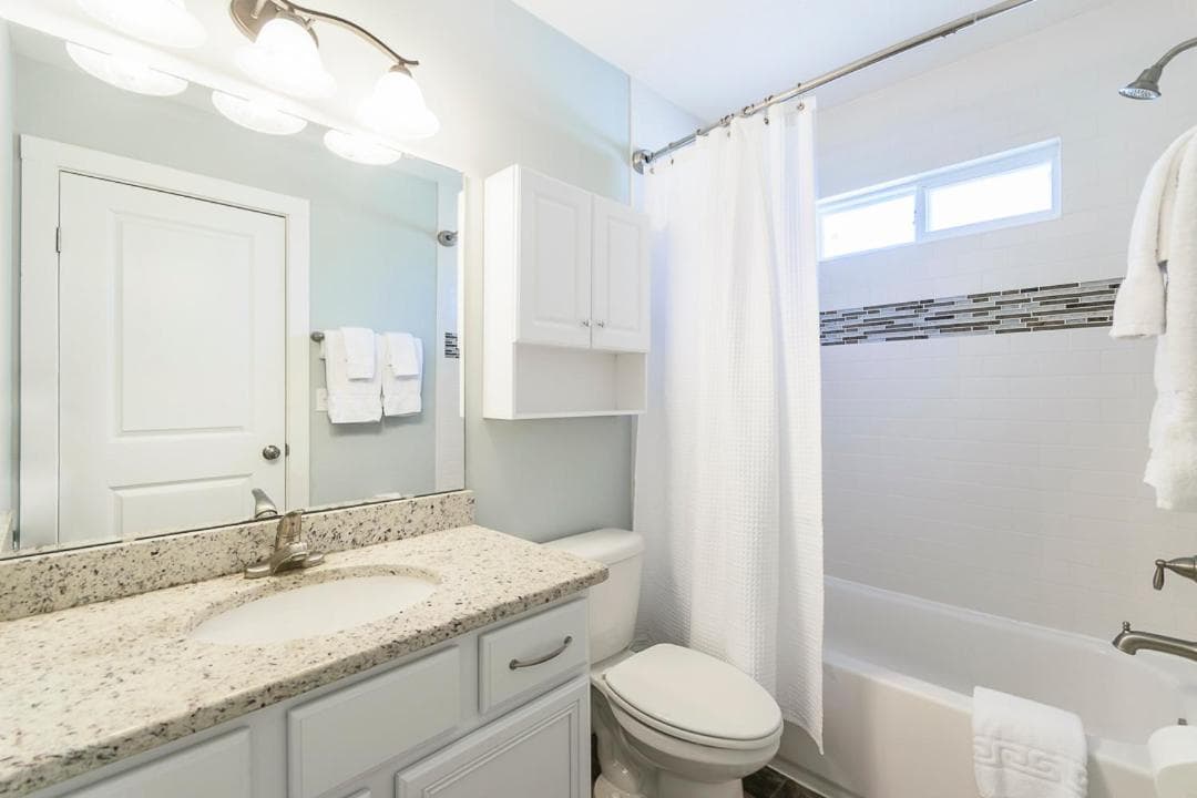 Photograph supplied for Near Mayo Clinic 2 Blocks From Ocean 4 Bedroom Pet Friendly Home