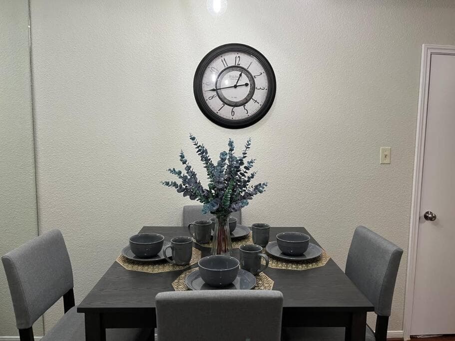 Photograph supplied for Home Away From Home-Cozy 2 BDRM Condo/Med Cntr/NRG