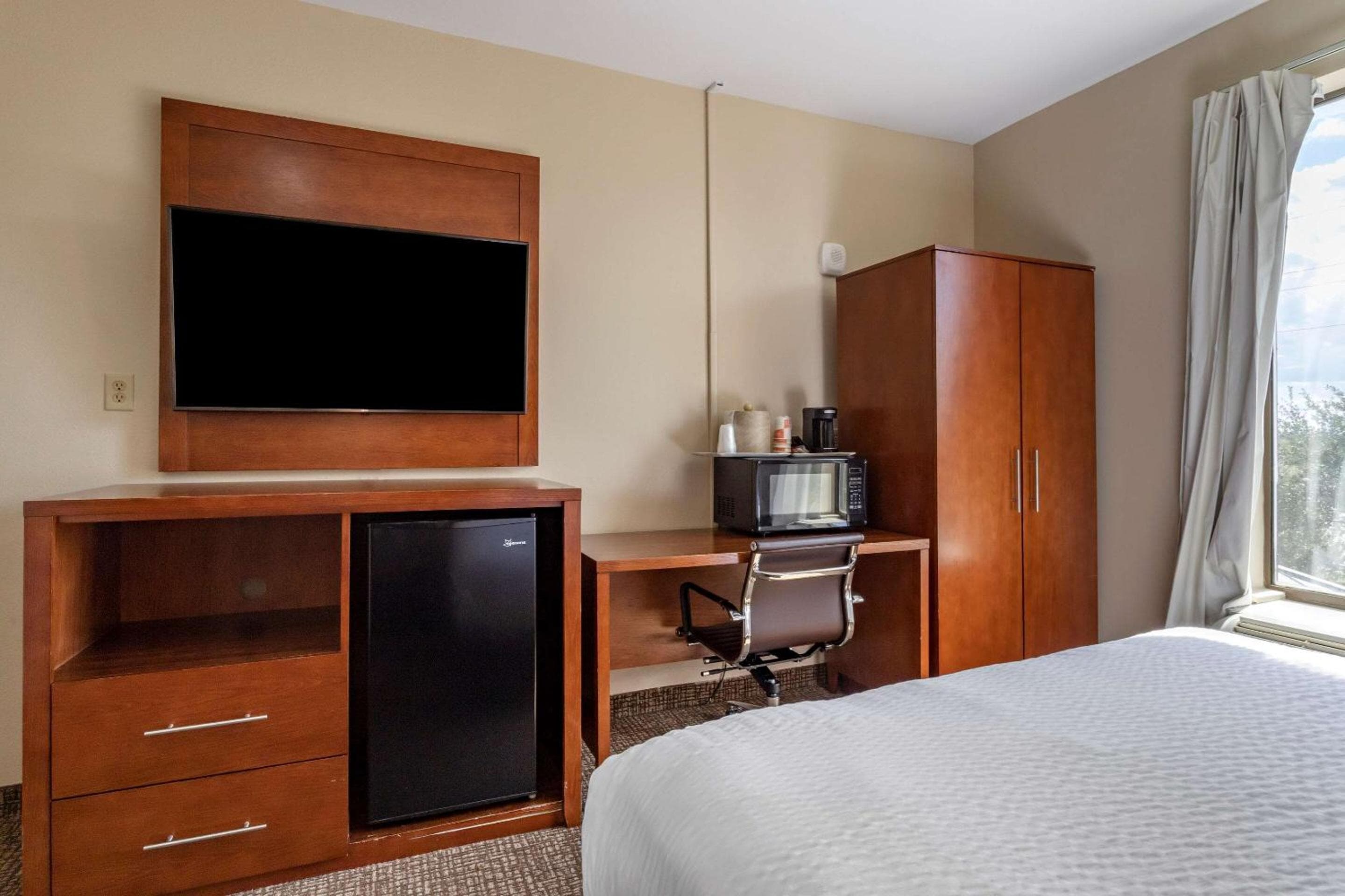 Photograph supplied for Comfort Suites Houston near Medical Center- NRG Stadium