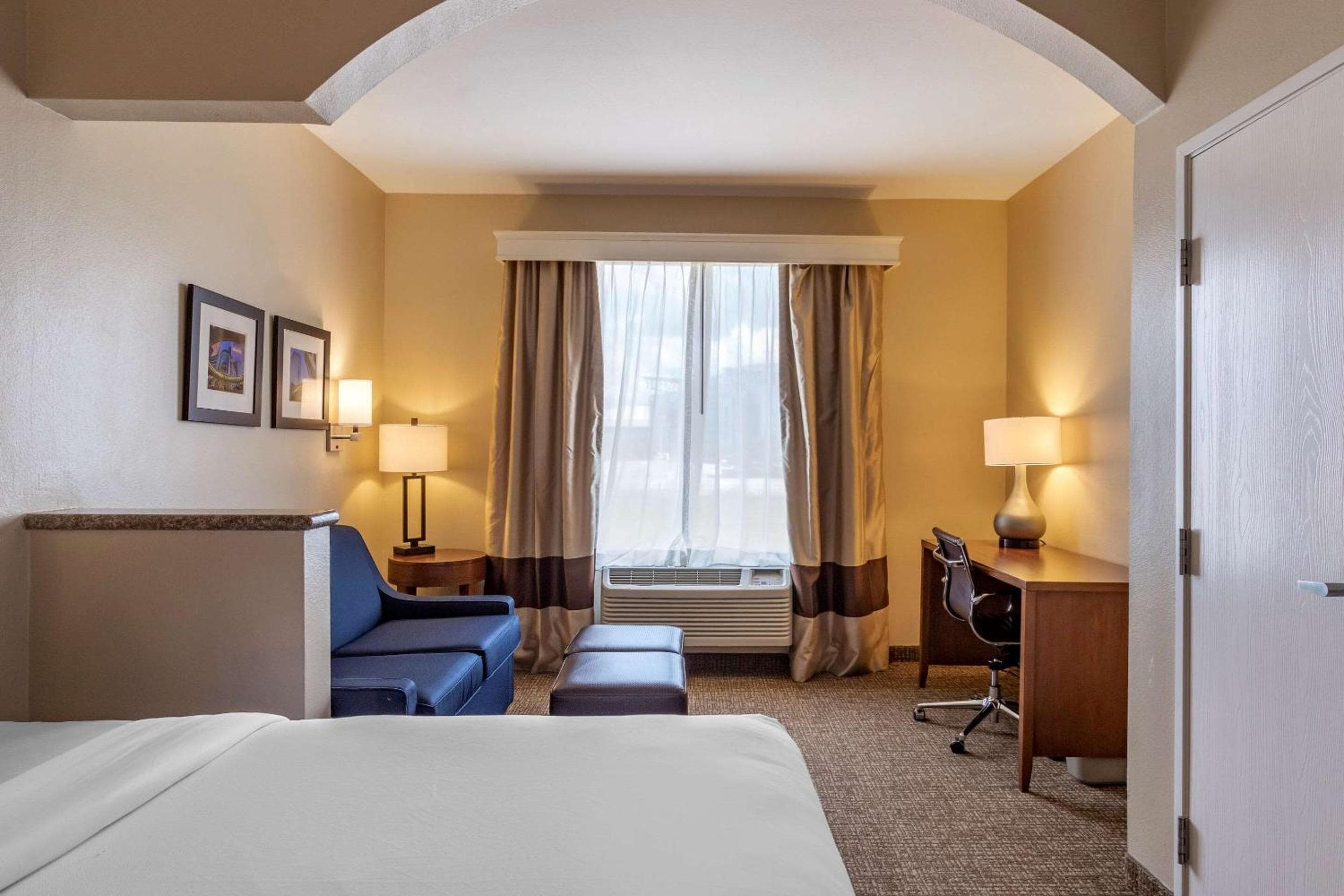 Photograph supplied for Comfort Suites Houston near Medical Center- NRG Stadium