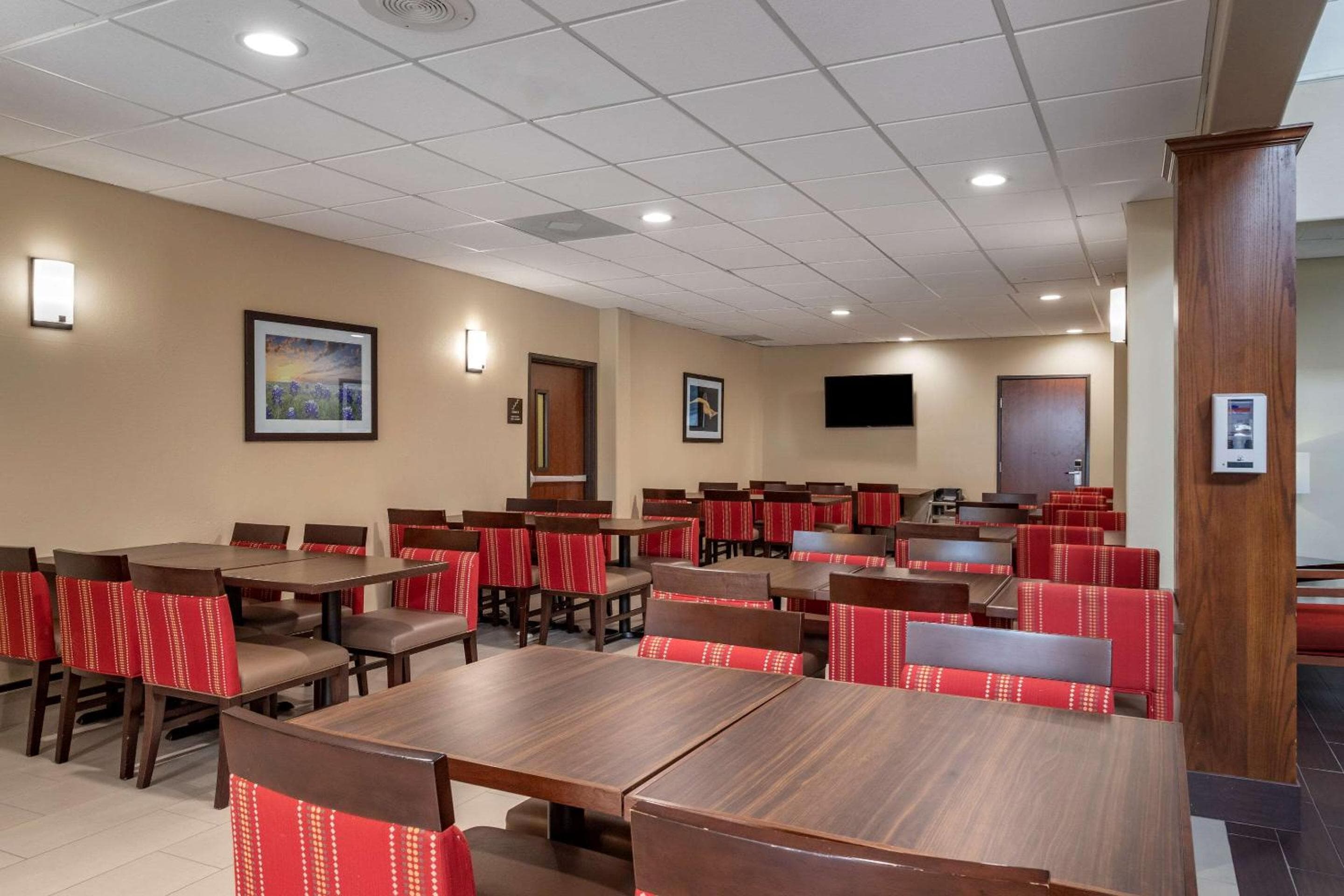 Photograph supplied for Comfort Suites Houston near Medical Center- NRG Stadium