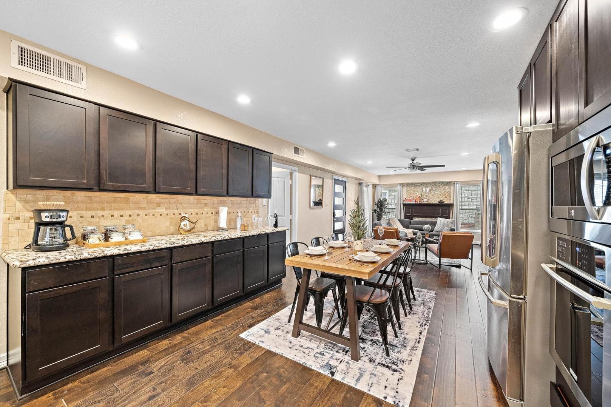 Photograph supplied for Nr DT, Med Center, Midtown Sleeps 16 Game Room