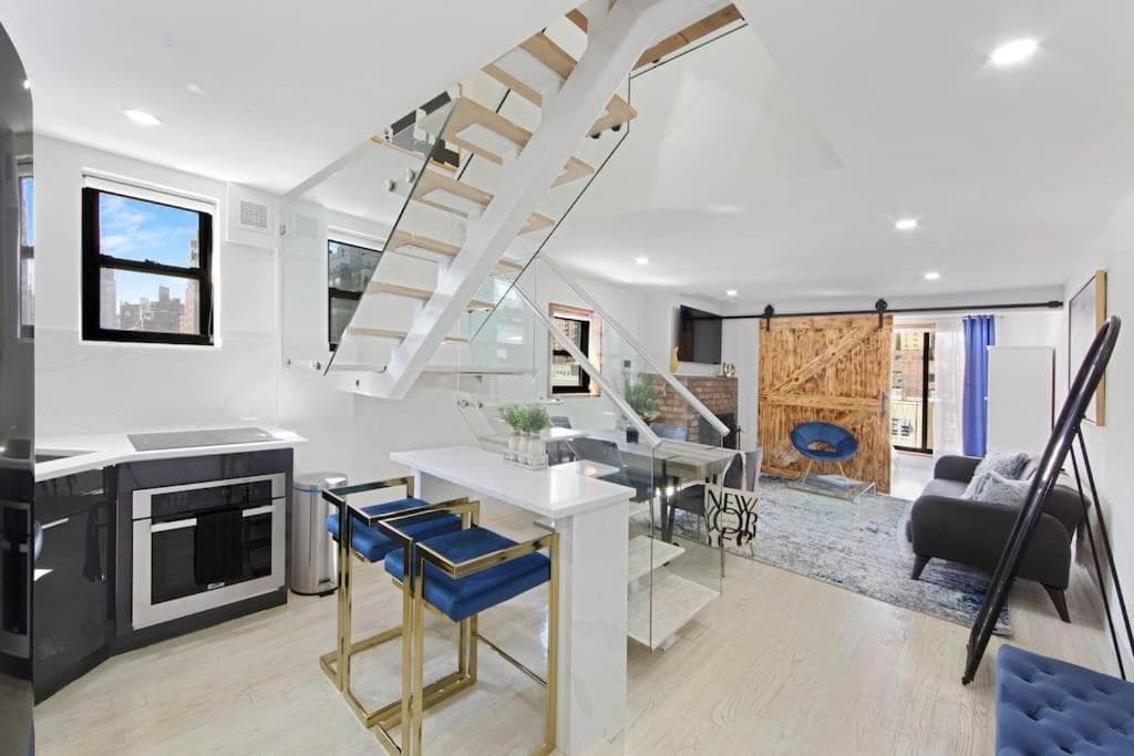 Photograph supplied for 75-5C 3BR LUXURY Duplex BRAND NEW W&D Elevator