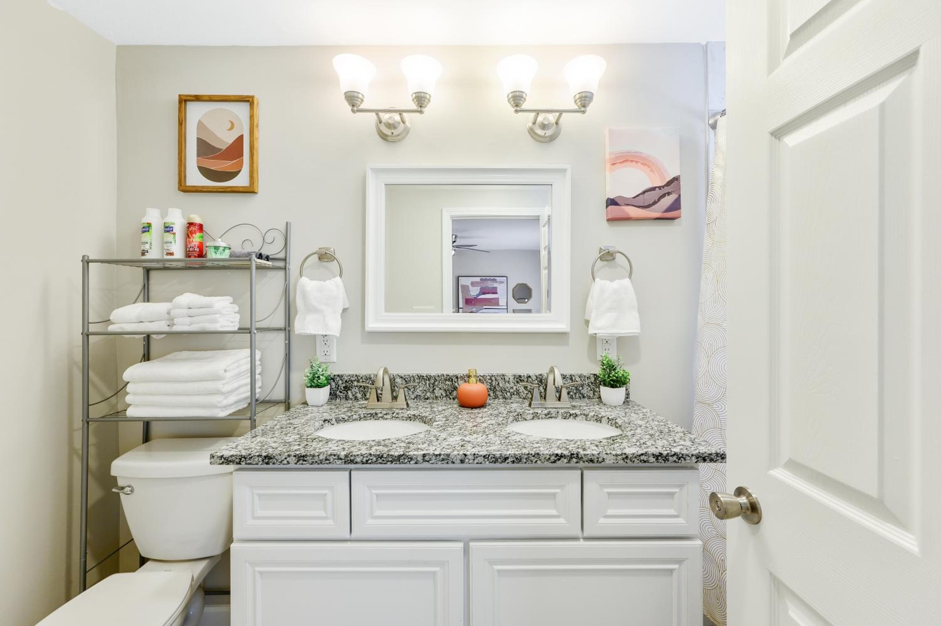 Photograph supplied for *Lux Modern Townhome * Downtown* King Beds * Duke*