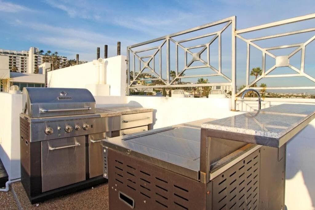 Photograph supplied for Penthouse Luxury, DTLA views, live-work walk to everything!