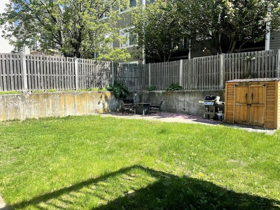 Photograph supplied for Lovely Two Bedroom Condo in South Boston