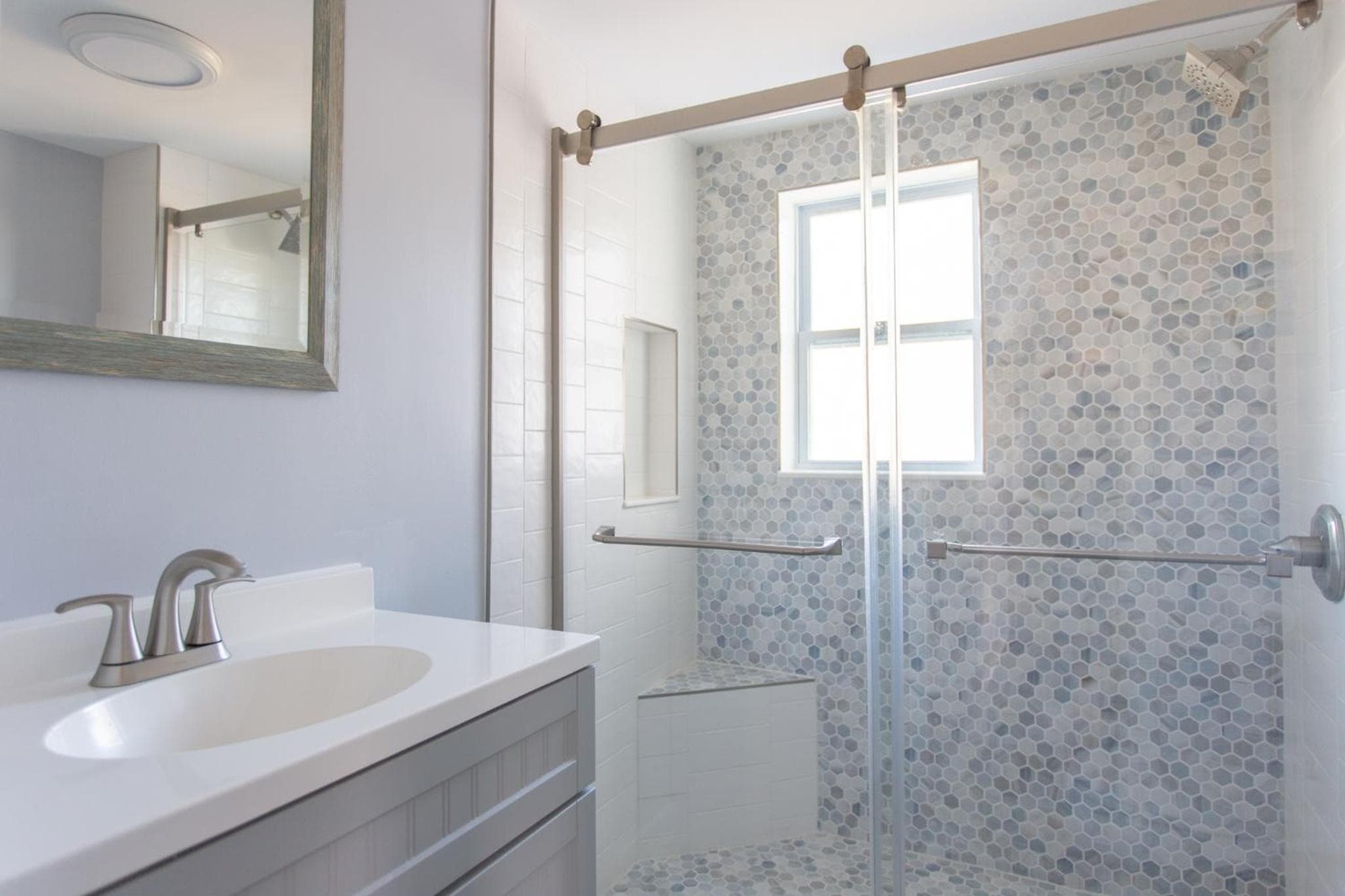 Photograph supplied for Cozy 2 Bedroom Home Minutes from Beach & Bars