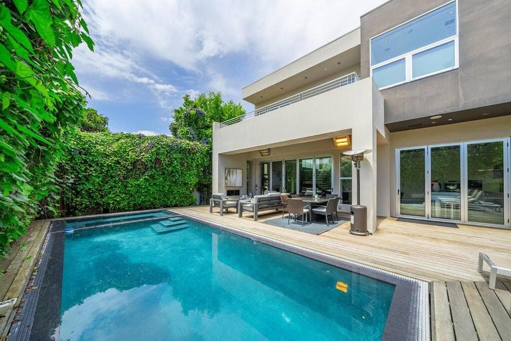 Photograph supplied for Beverly Grove Villa D