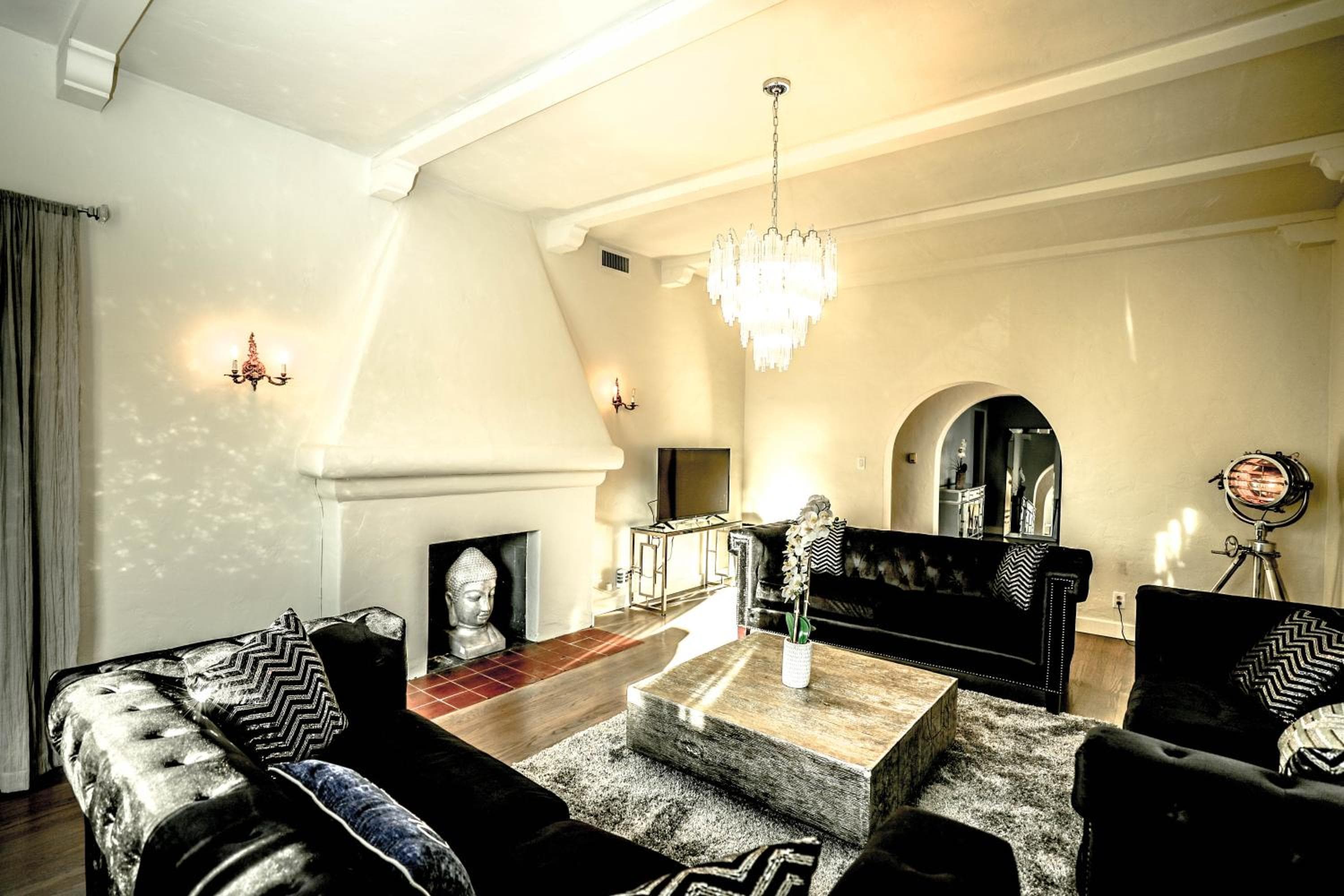 Photograph supplied for Gorgeous Renovated 3BD 2BA near West Hollywood and Beverly Hills