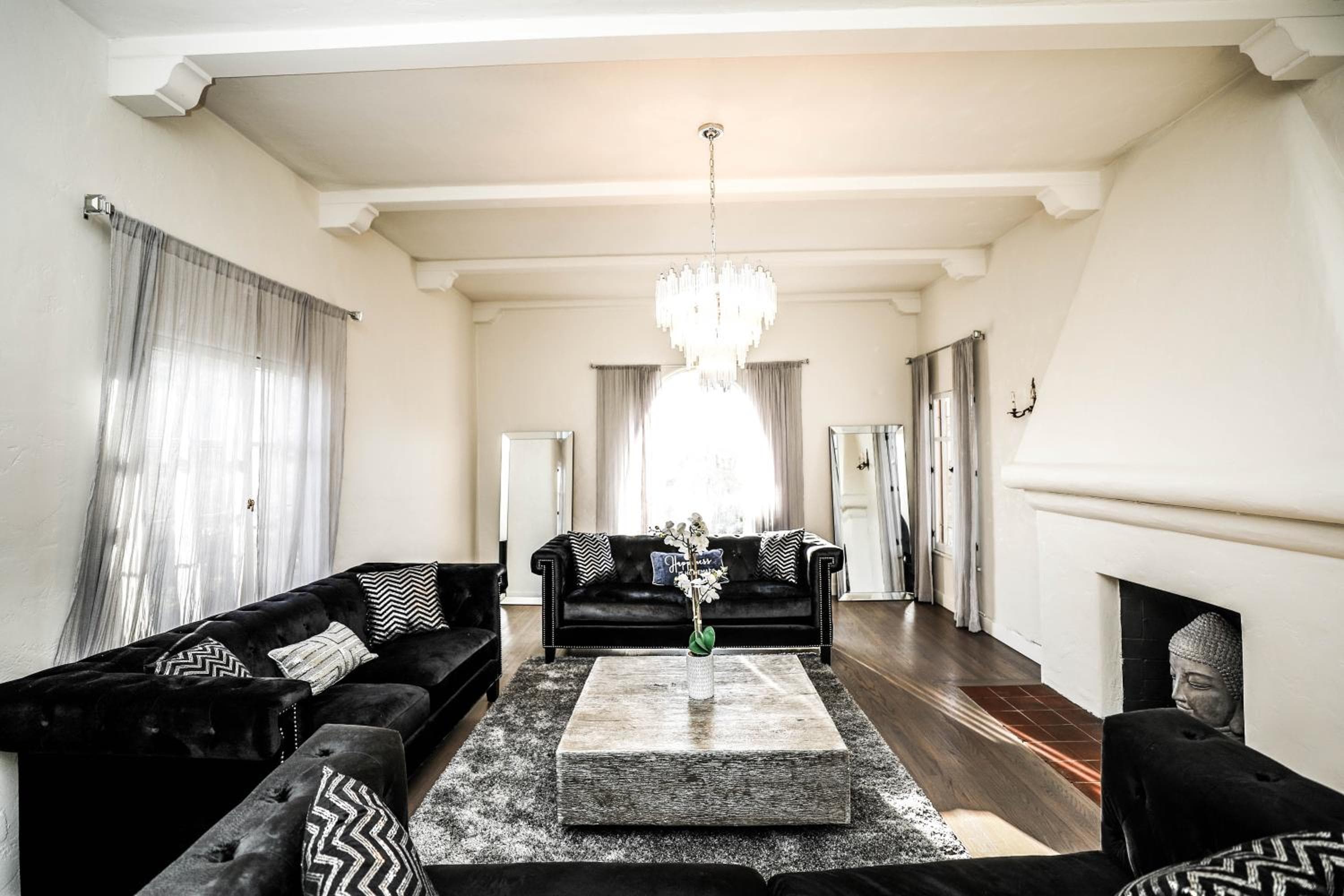 Photograph supplied for Gorgeous Renovated 3BD 2BA near West Hollywood and Beverly Hills