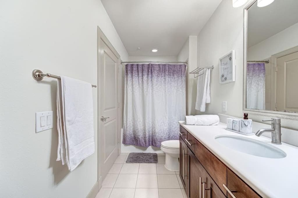 Photograph supplied for Resort-style Pool, Gym/Garage, 1Br, Medical Center