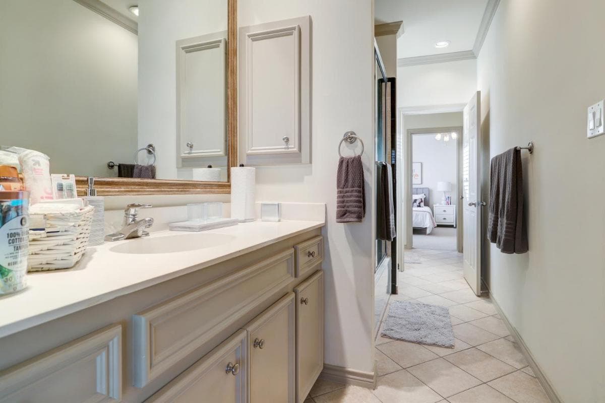 Photograph supplied for Spacious & Intimate Townhome near TMC/NRG Stadium/Rice Village