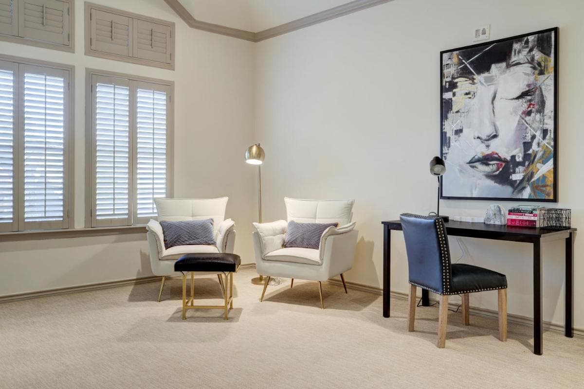 Photograph supplied for Spacious & Intimate Townhome near TMC/NRG Stadium/Rice Village