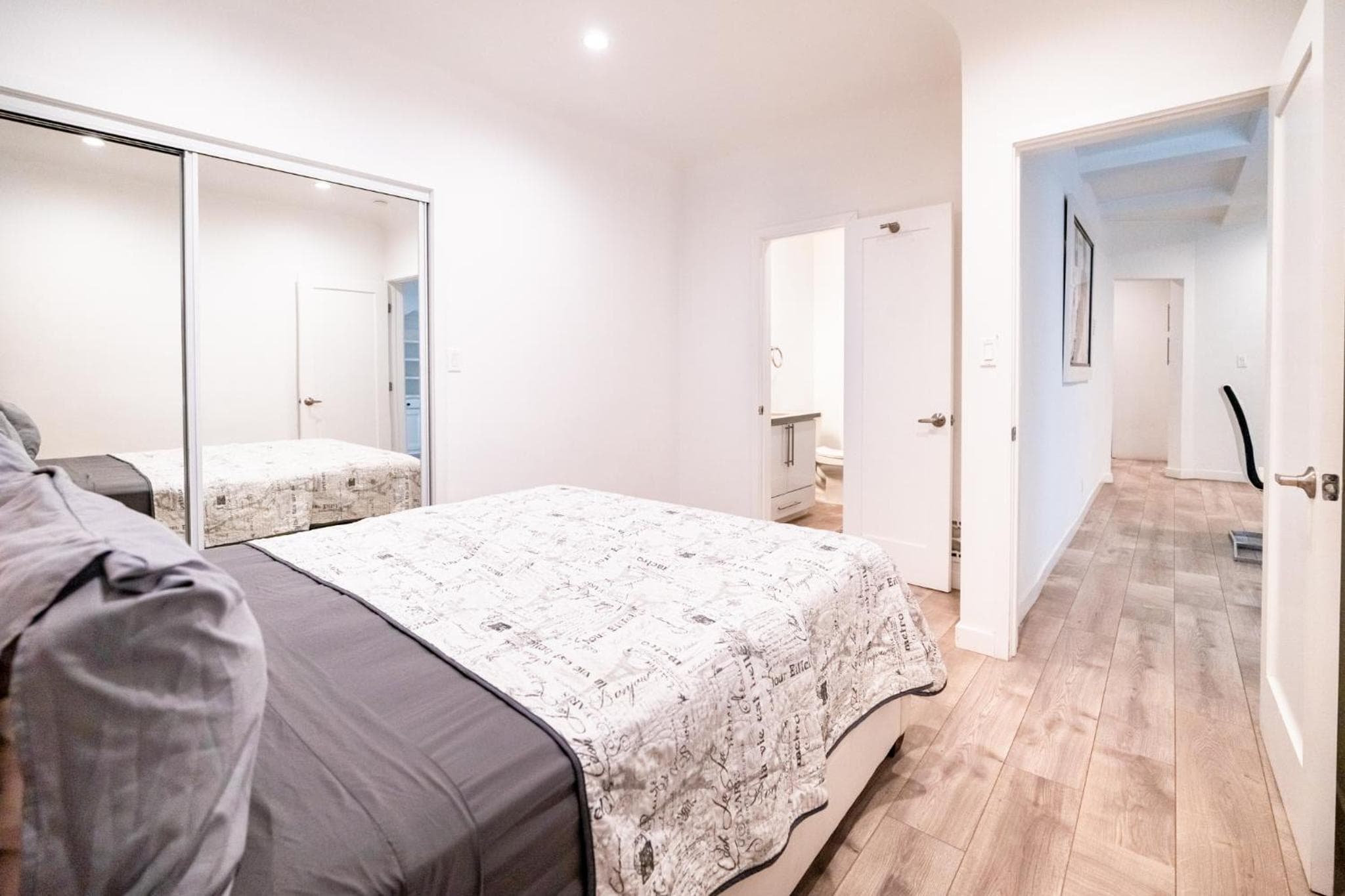 Photograph supplied for Large Spacious 3 Bedroom 3 Bathroom by Beverly Hills