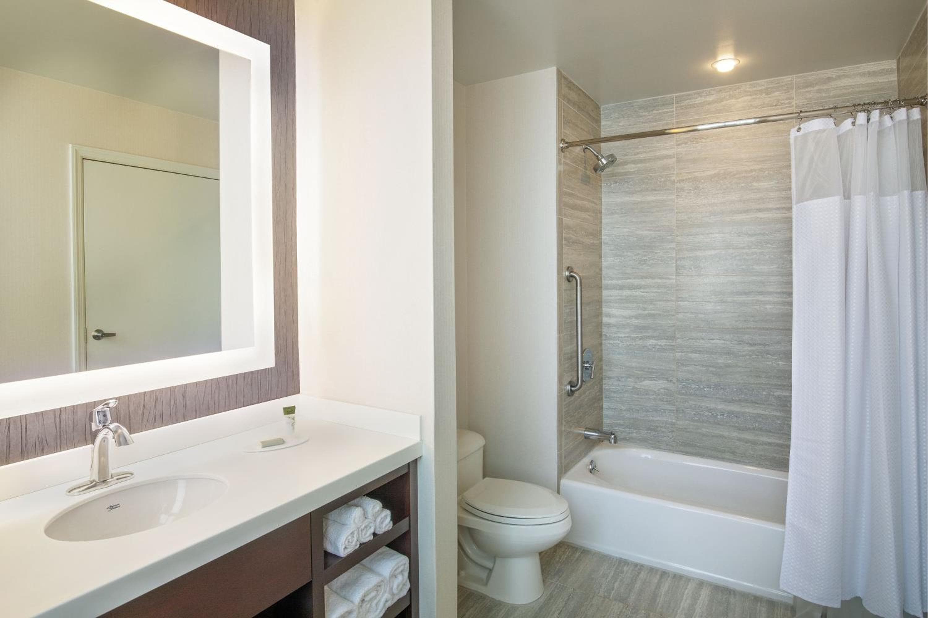 Photograph supplied for Courtyard by Marriott Boston Downtown