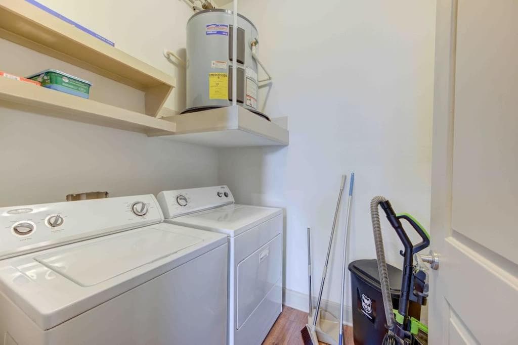 Photograph supplied for Cozy Apt NRG Pool,Wi-Fi, Free Parking, PetsOK!