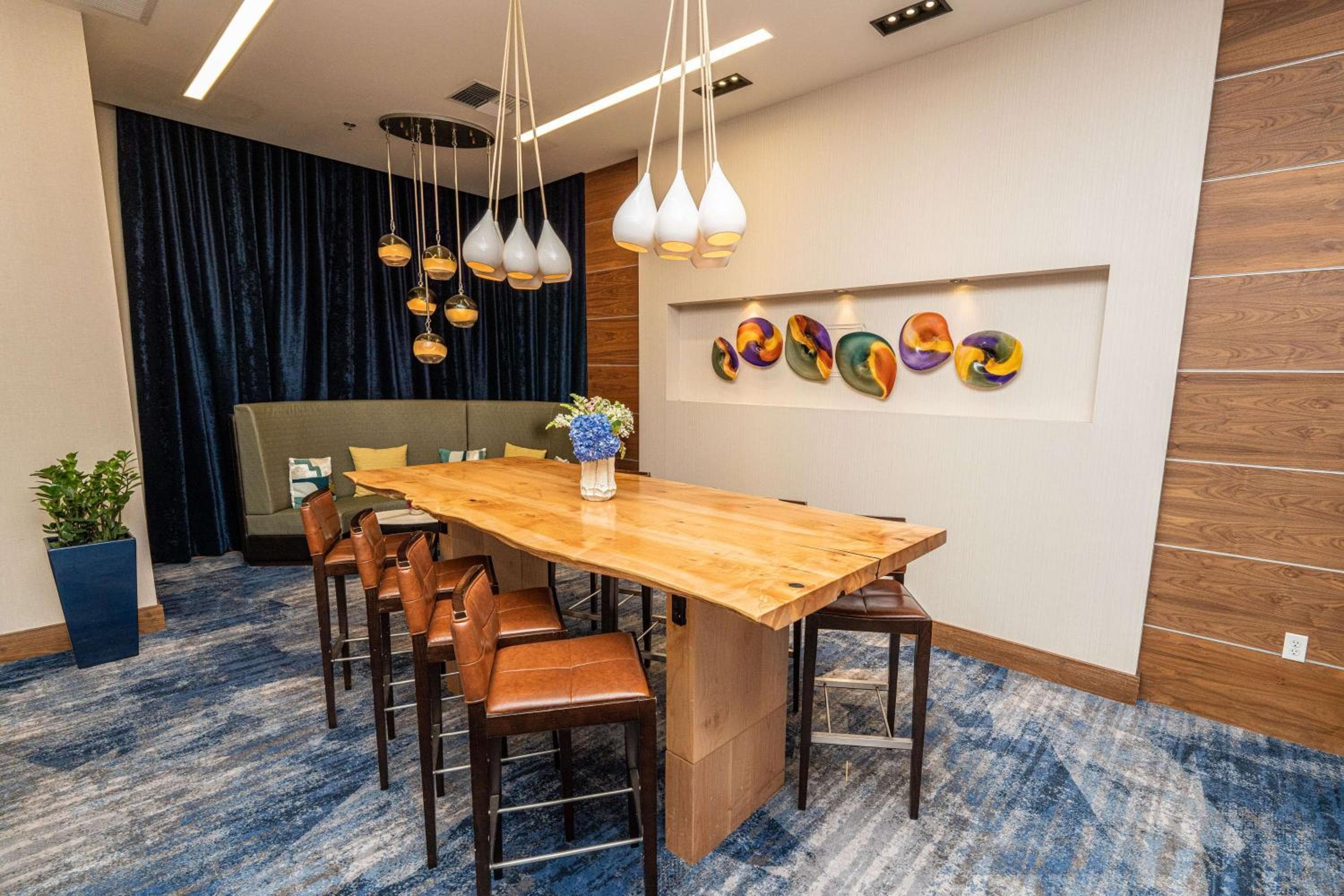 Photograph supplied for Hampton Inn San Francisco Downtown/Convention Center