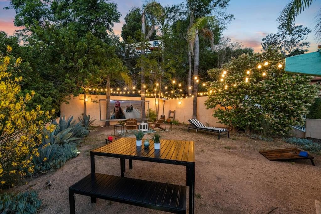 Photograph supplied for Laurel Canyon Hideaway - booking issues email Lawrencelaurelcyn at gmail