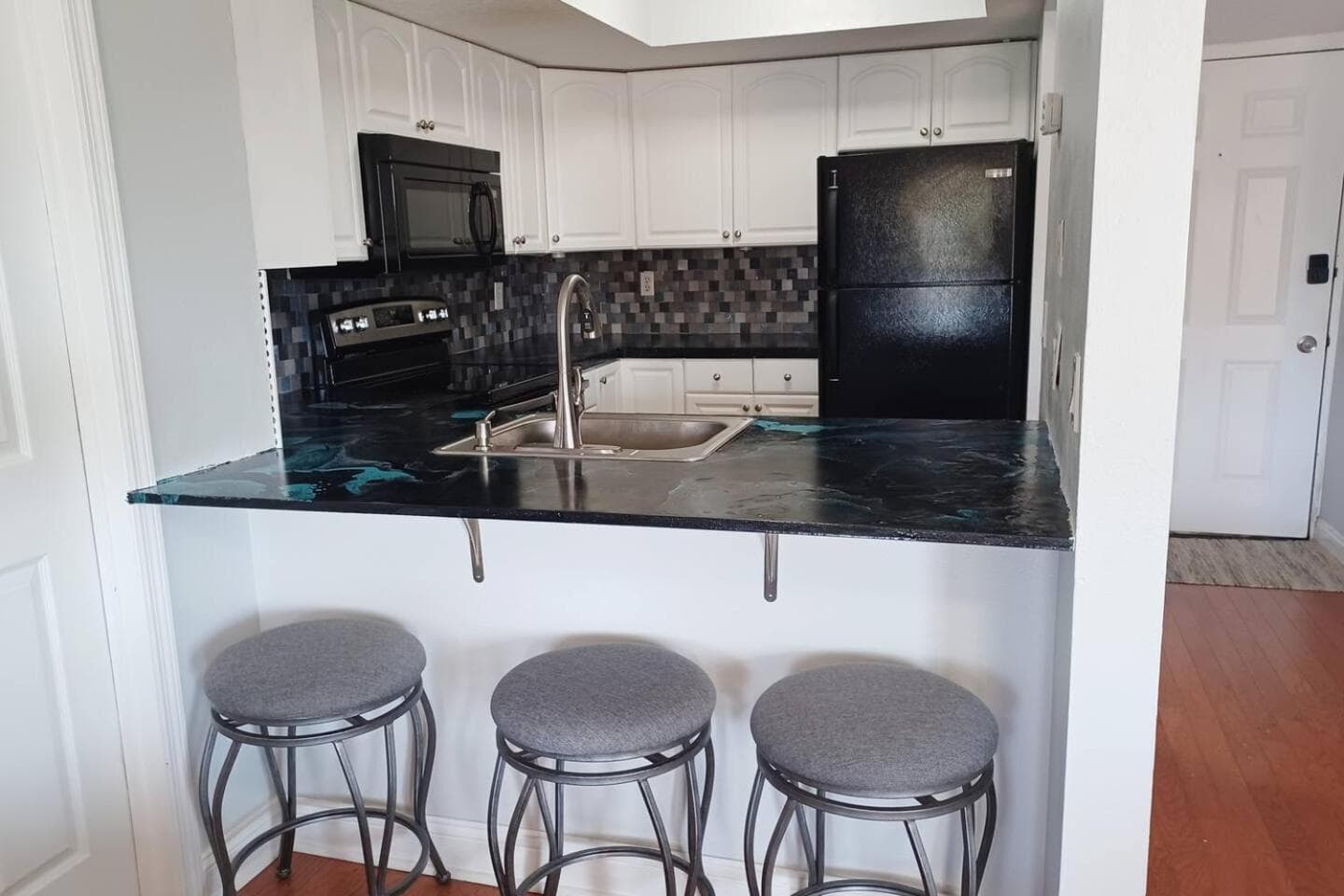 Photograph supplied for 2 Blocks from the beach! - Top floor condo
