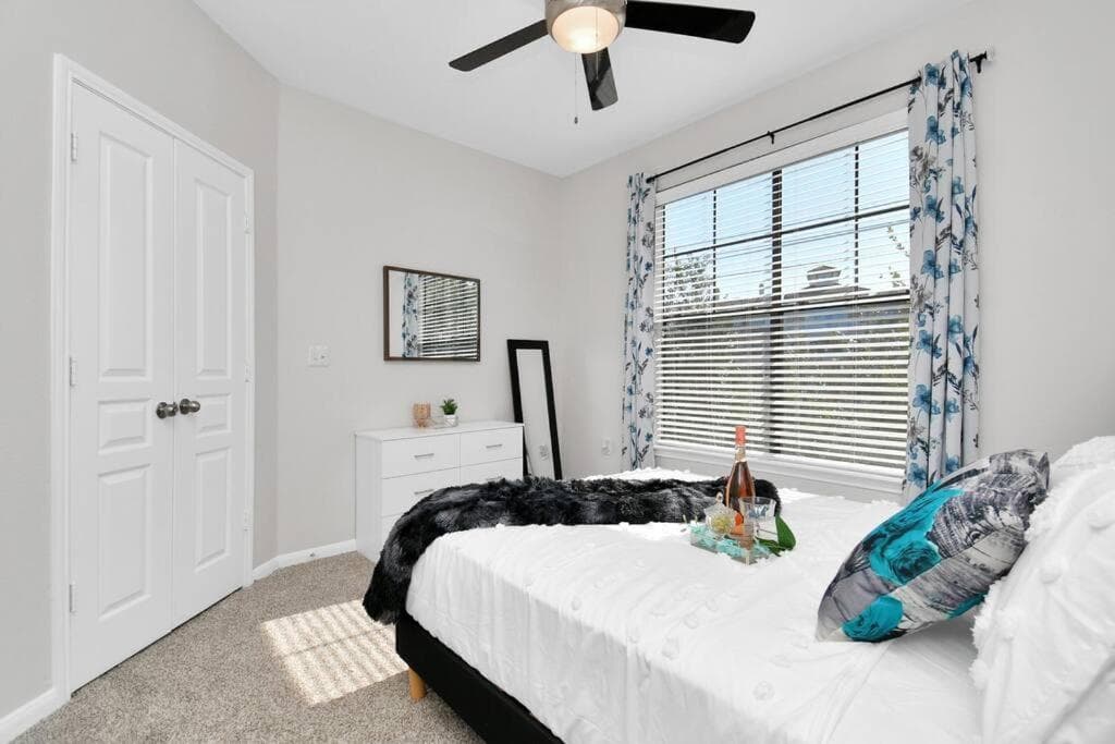 Photograph supplied for Chic Retreat-WALK to NRG-POOL